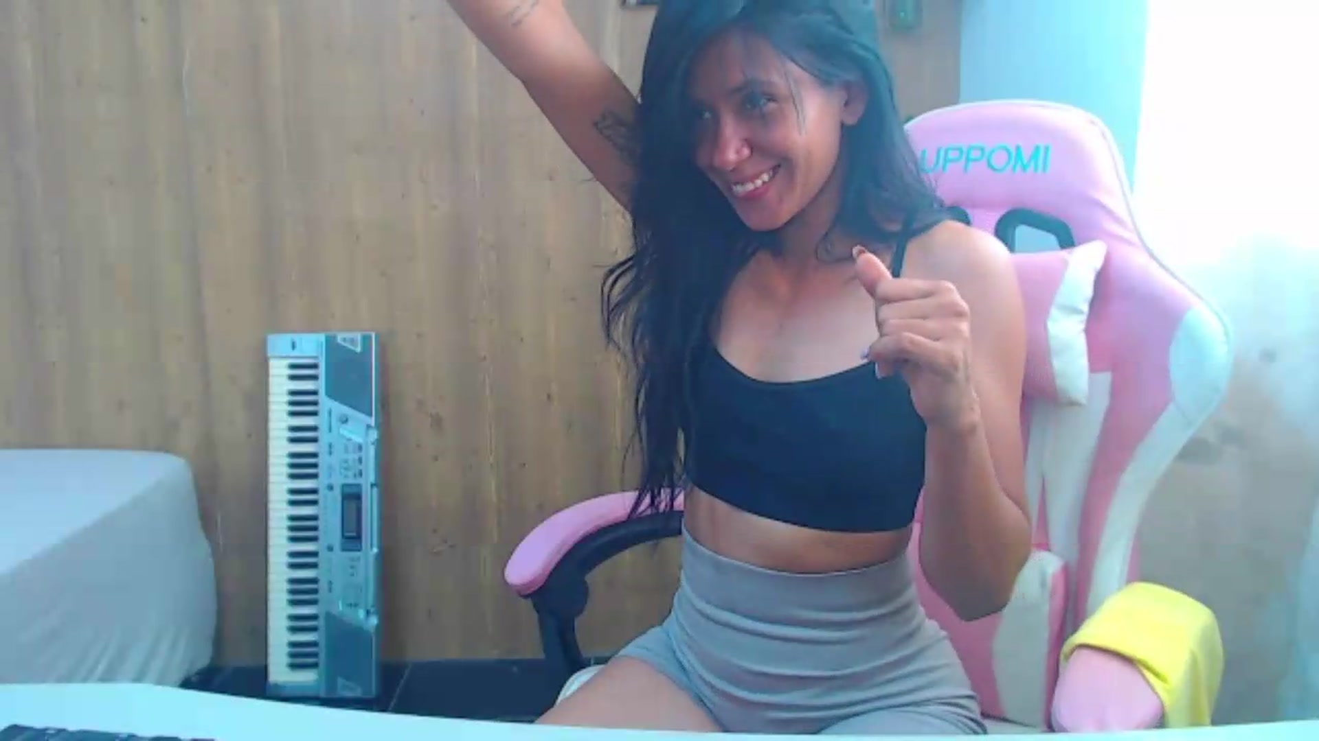 Gallery image thumbnail from soniaMars's myfreecams stream on, 08/05/2026, 16:52 image 19 of 20