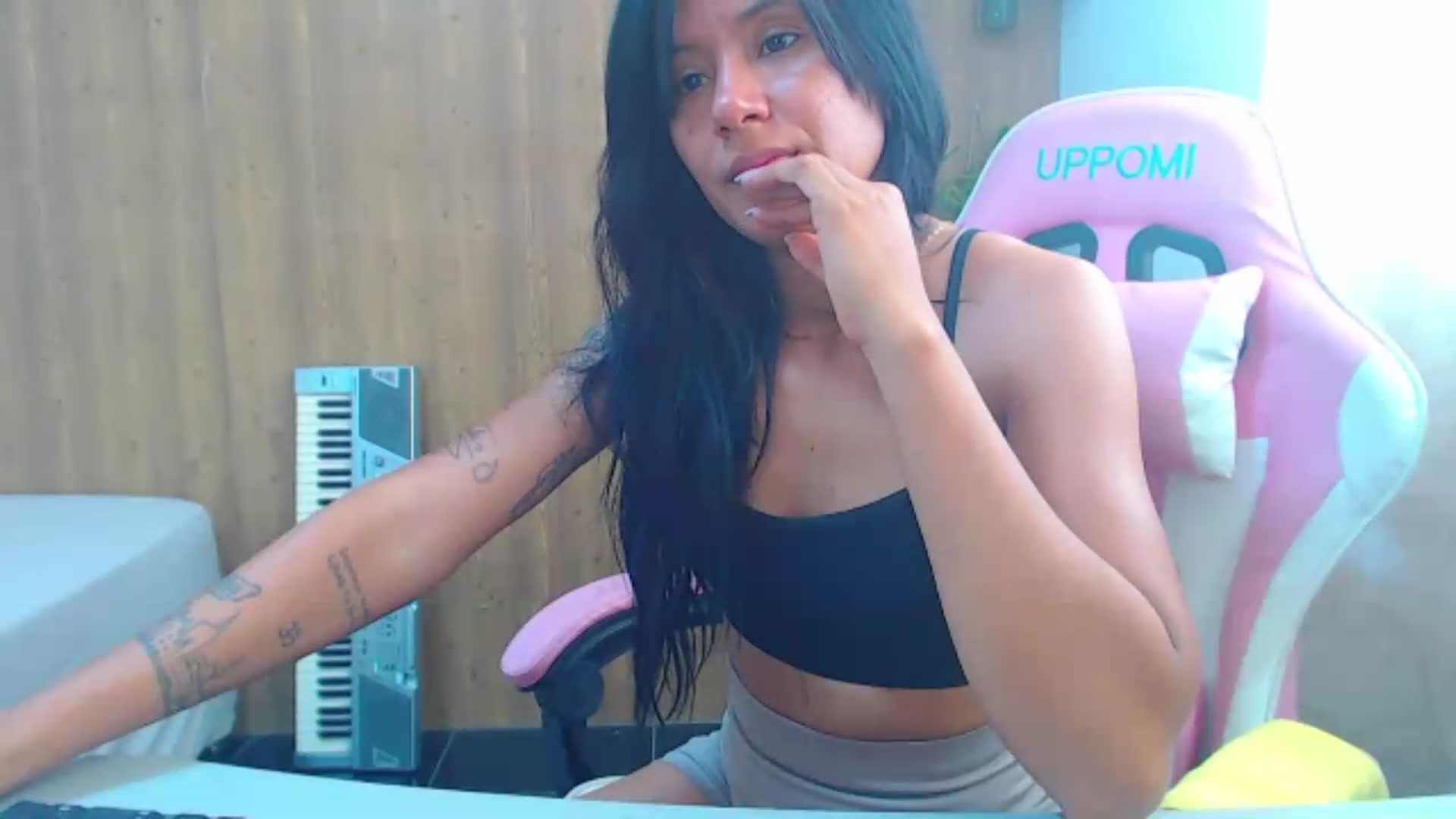 Gallery image thumbnail from soniaMars's myfreecams stream on, 08/05/2026, 16:52 image 9 of 20