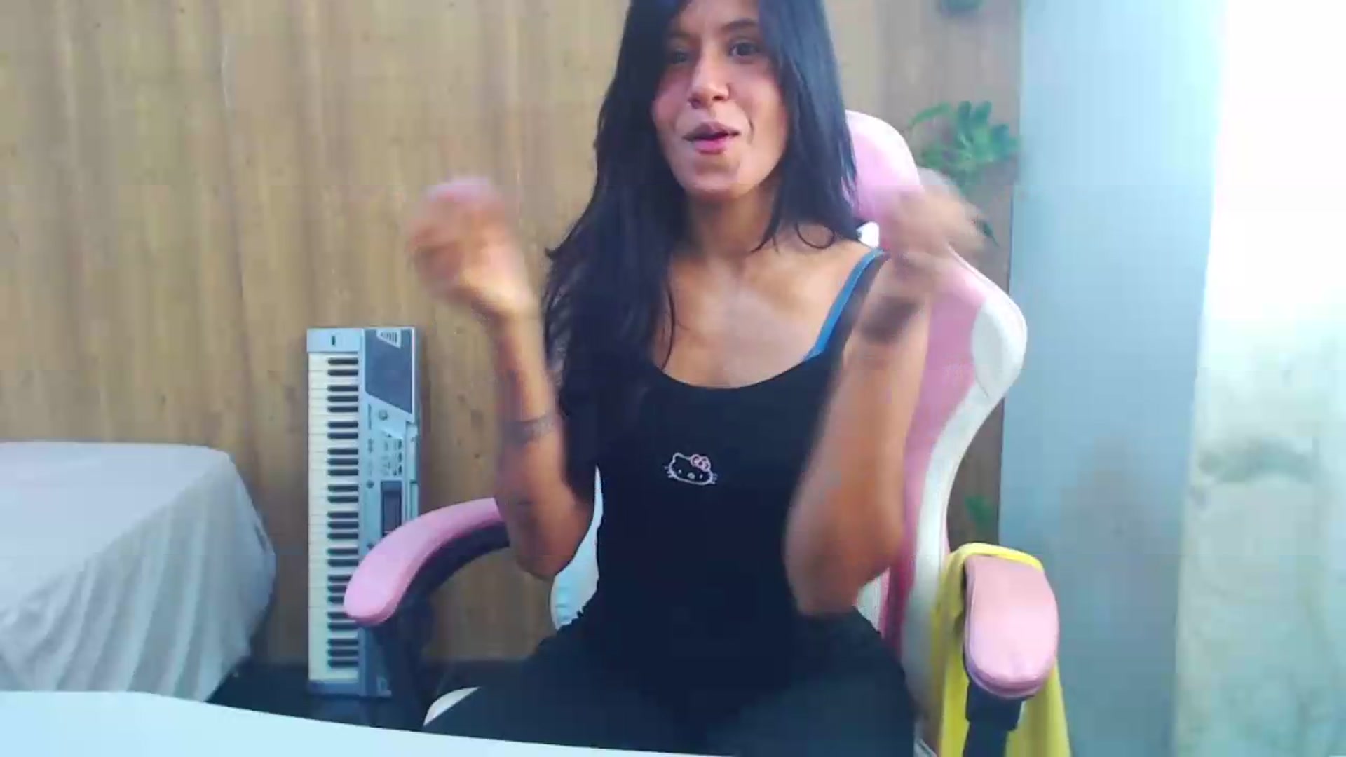 Gallery image thumbnail from soniaMars's myfreecams stream on, 08/06/2026, 14:21 image 11 of 20