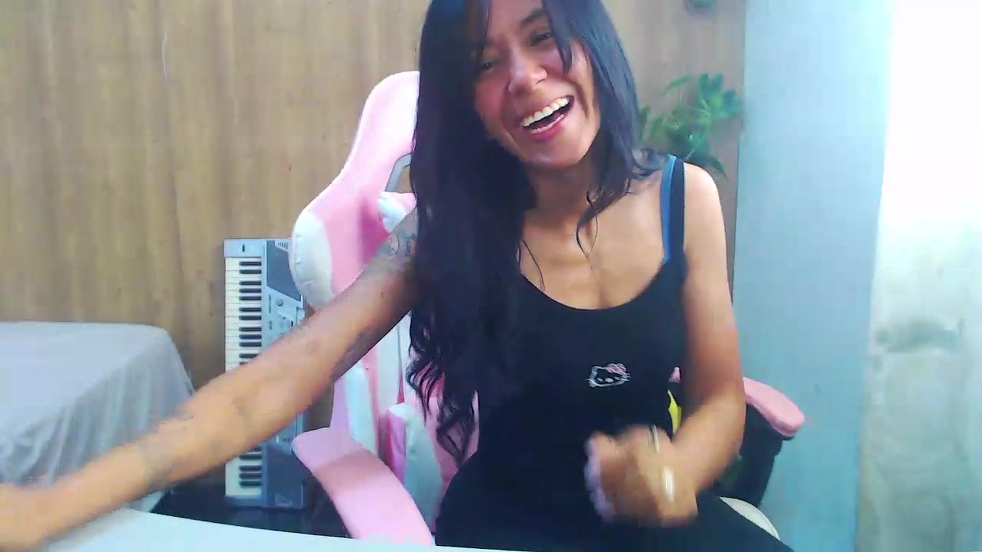 Gallery image thumbnail from soniaMars's myfreecams stream on, 08/06/2026, 14:21 image 15 of 20