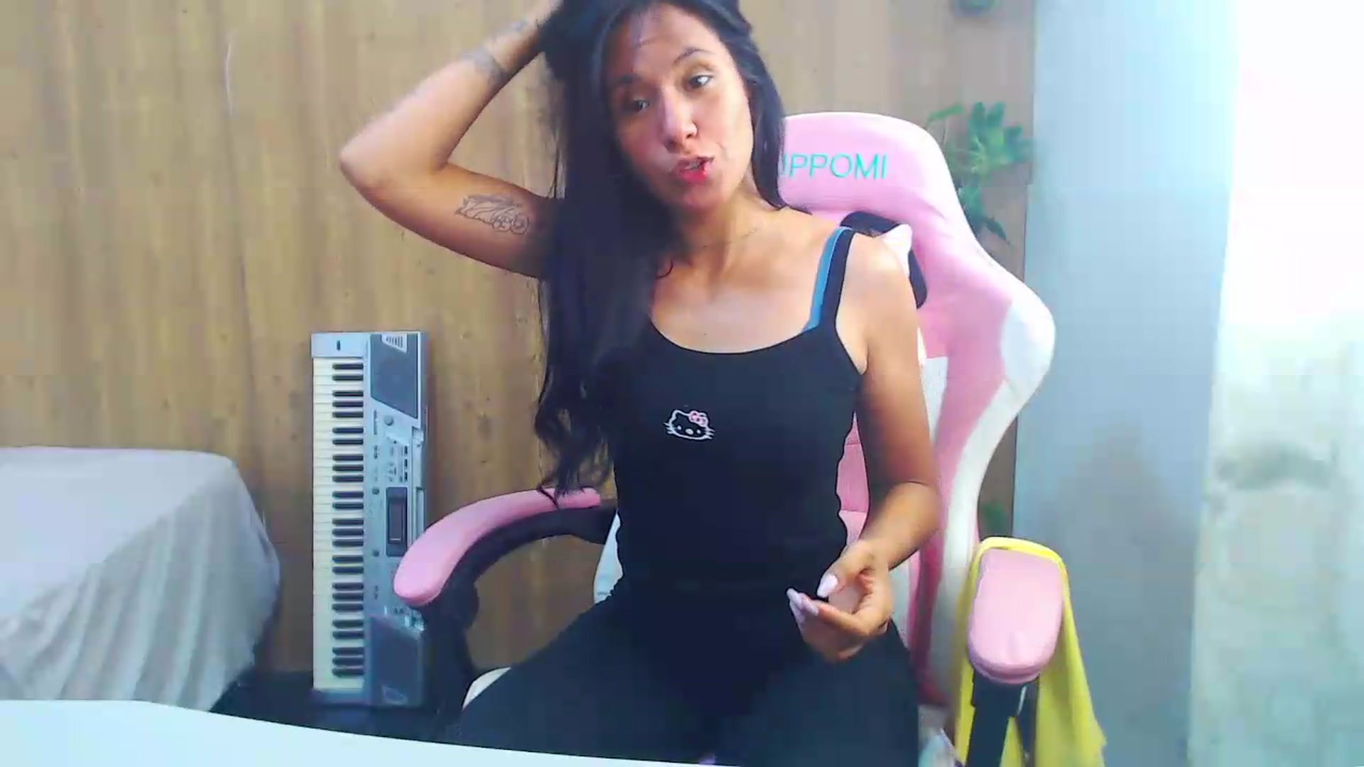 Gallery image thumbnail from soniaMars's myfreecams stream on, 08/06/2026, 14:21 image 4 of 20