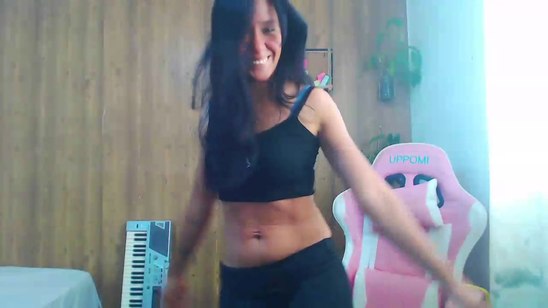 Gallery image thumbnail from soniaMars's myfreecams stream on, 08/06/2026, 14:21 image 17 of 20