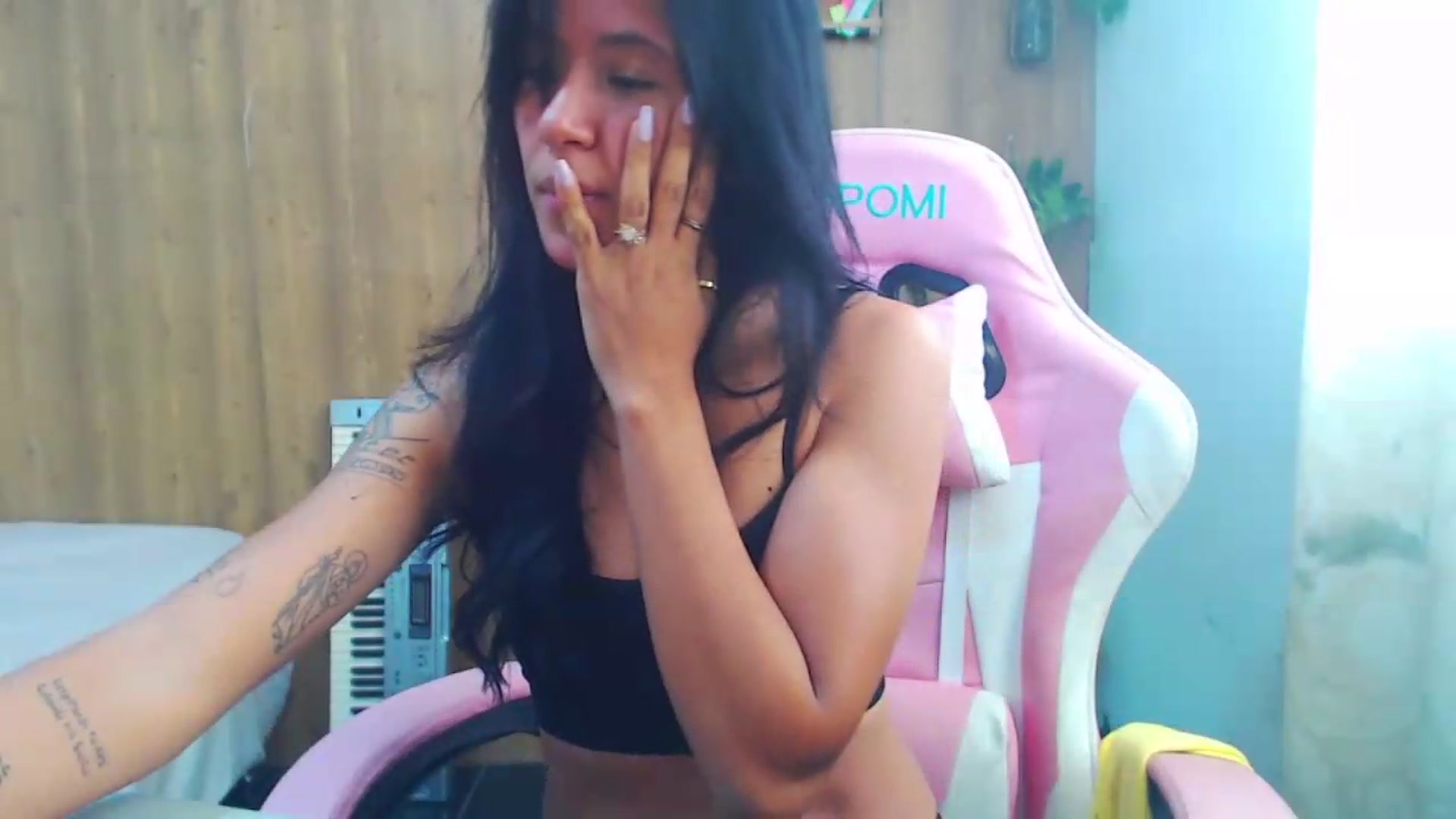 Gallery image thumbnail from soniaMars's myfreecams stream on, 08/06/2026, 15:01 image 19 of 20