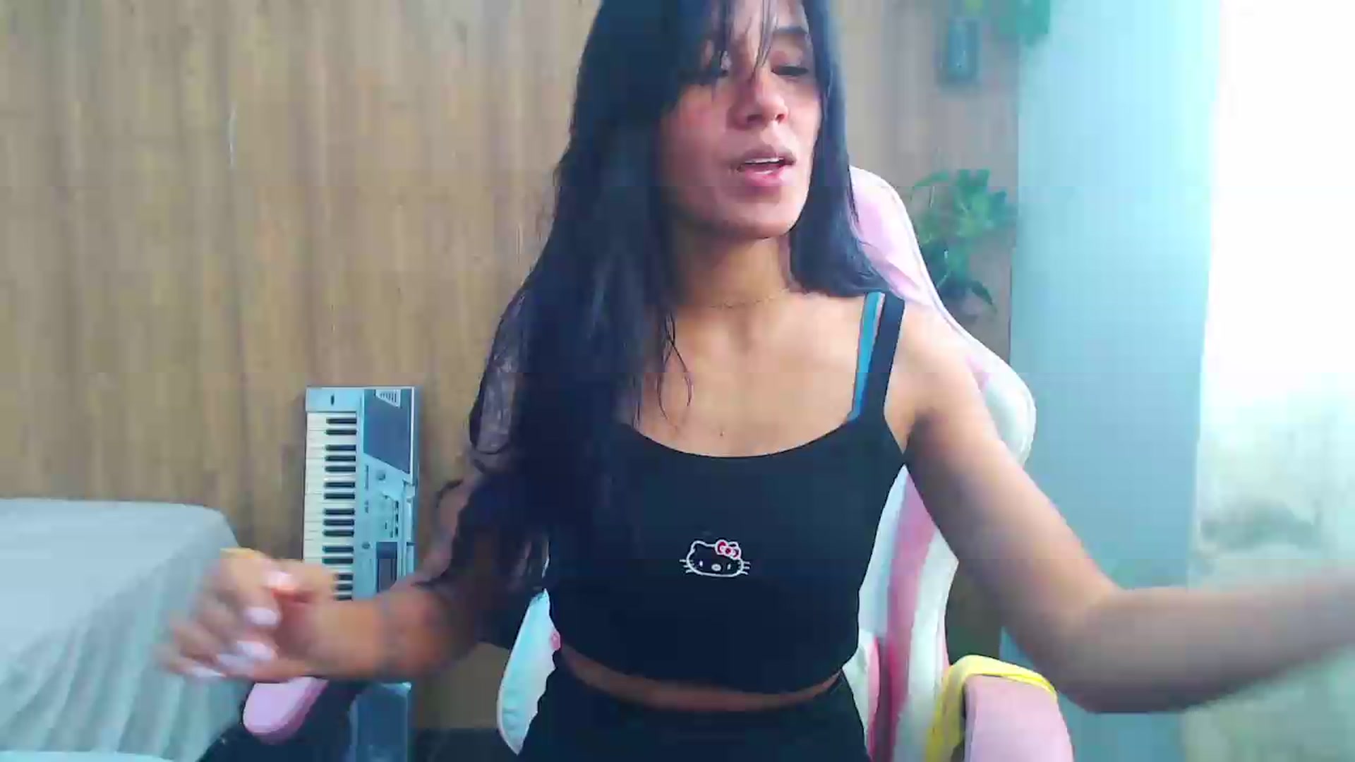 Gallery image thumbnail from soniaMars's myfreecams stream on, 08/06/2026, 15:01 image 1 of 20