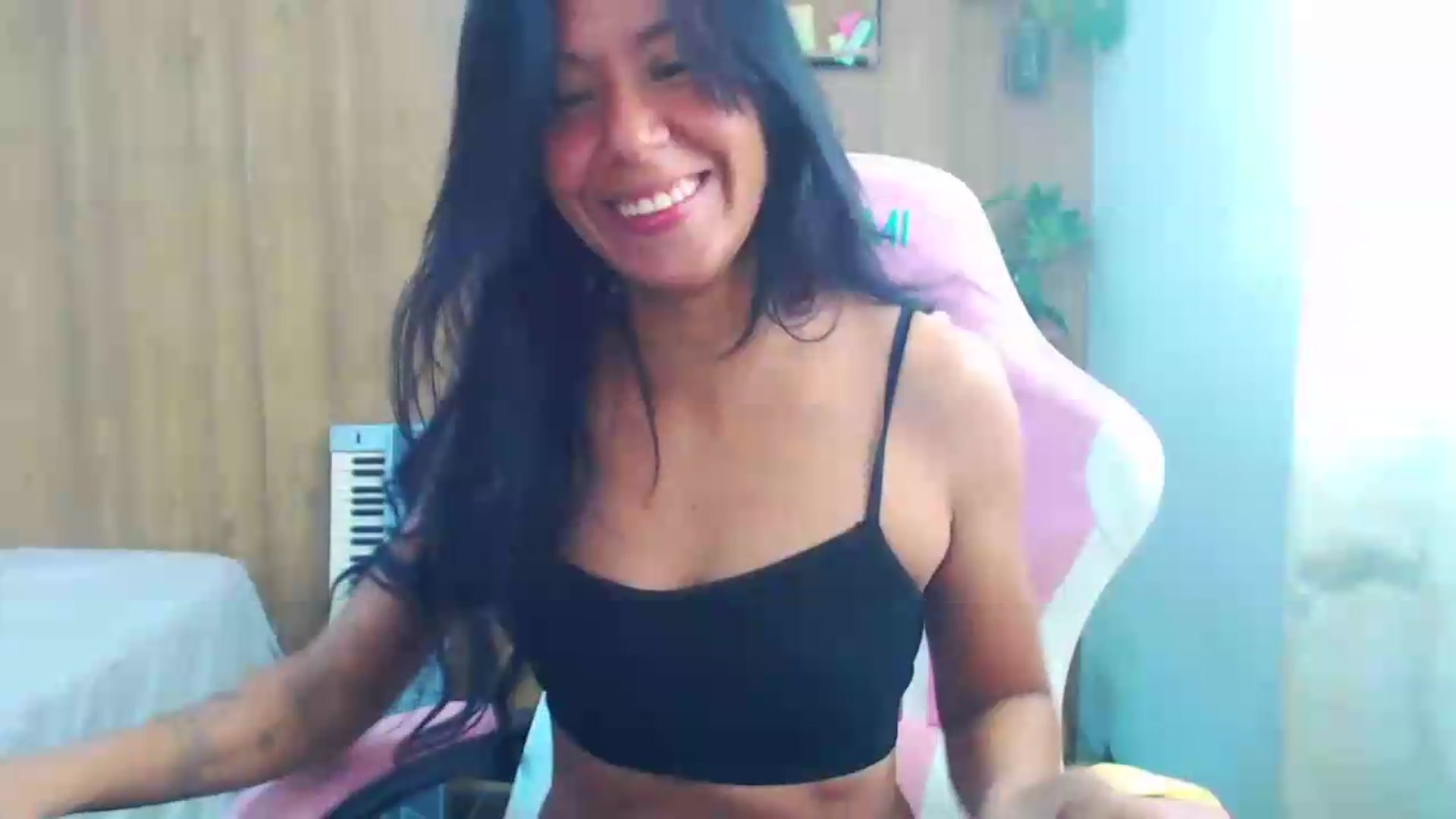 Gallery image thumbnail from soniaMars's myfreecams stream on, 08/06/2026, 15:01 image 11 of 20