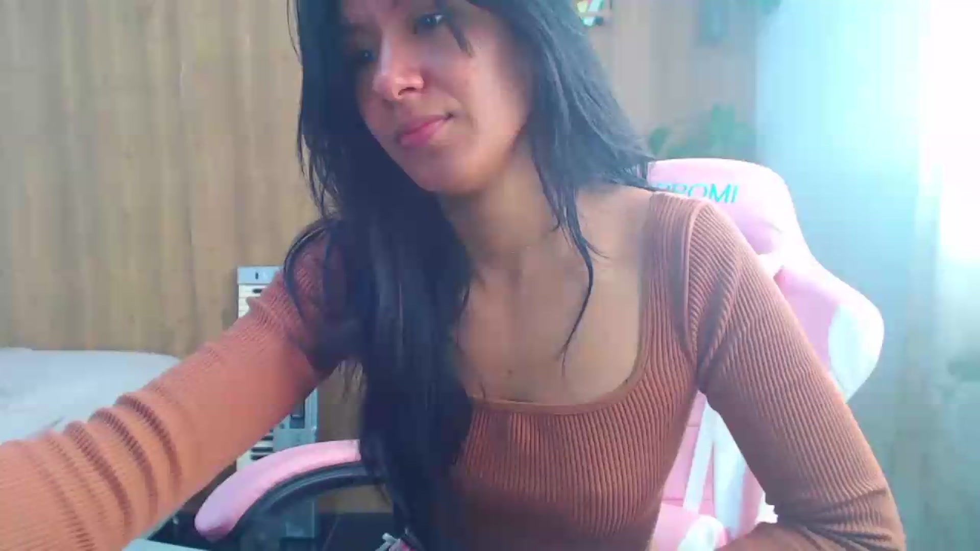 Gallery image thumbnail from soniaMars's myfreecams stream on, 08/08/2026, 14:45 image 13 of 20