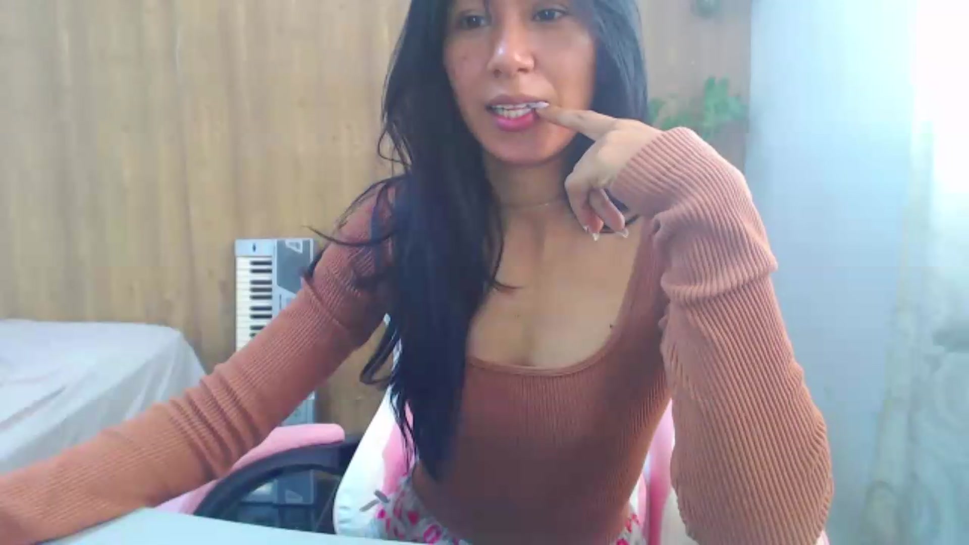 Gallery image thumbnail from soniaMars's myfreecams stream on, 08/08/2026, 15:25 image 13 of 20