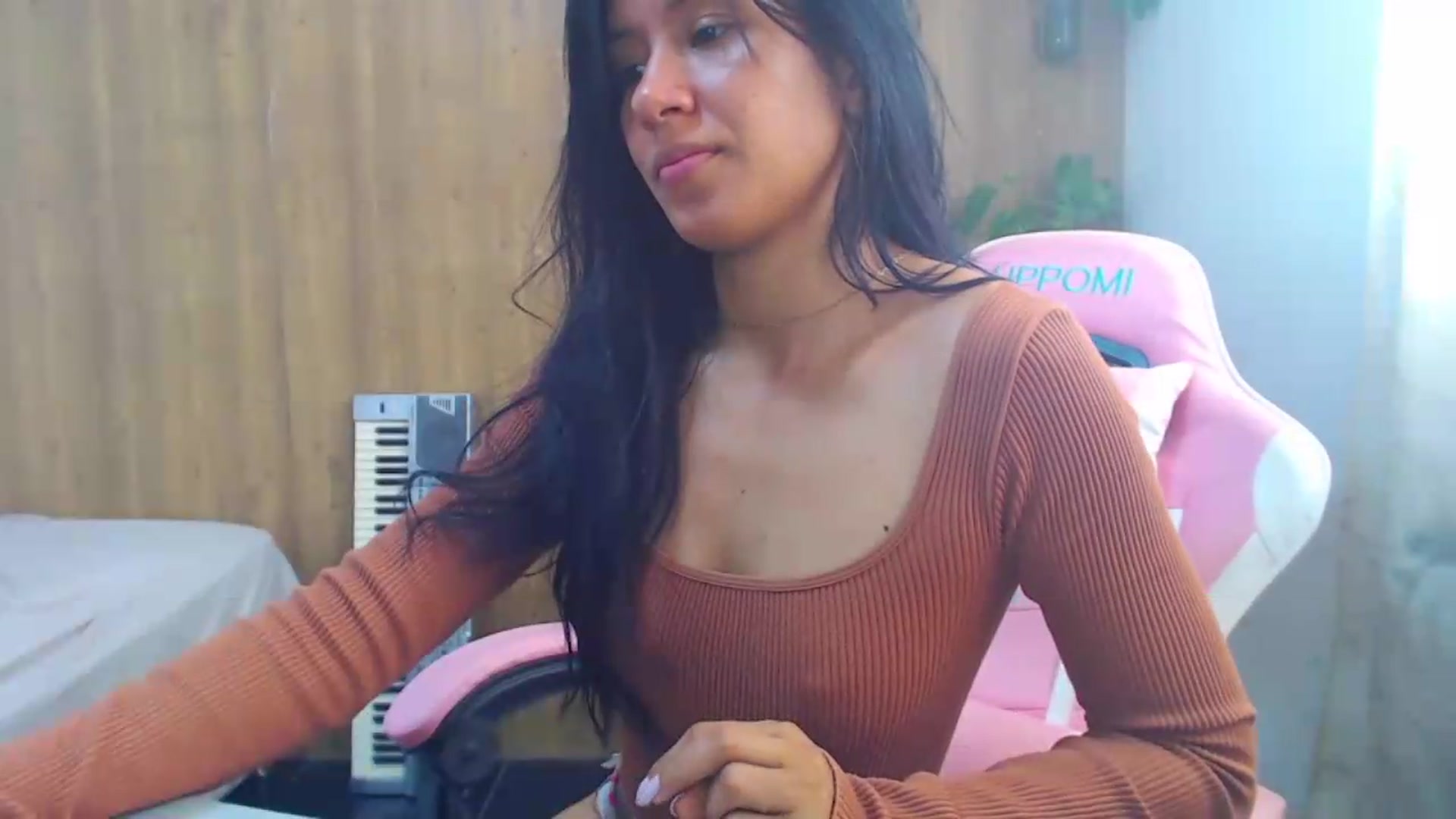 Gallery image thumbnail from soniaMars's myfreecams stream on, 08/08/2026, 15:25 image 3 of 20