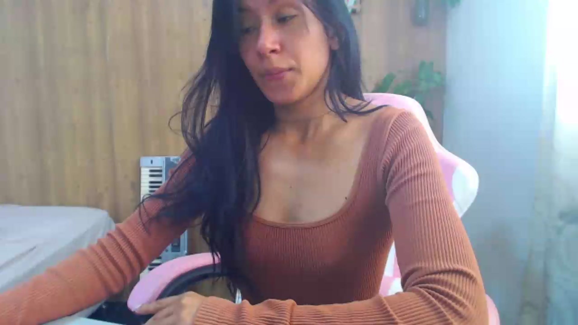 Gallery image thumbnail from soniaMars's myfreecams stream on, 08/08/2026, 15:25 image 2 of 20