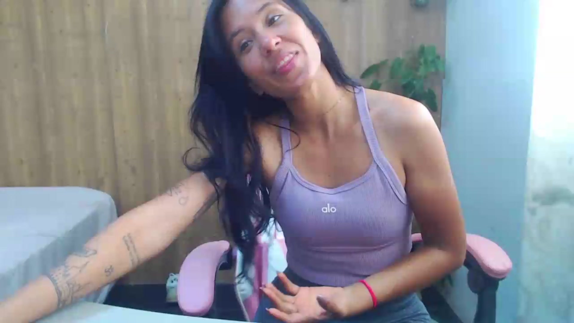 Gallery image thumbnail from soniaMars's myfreecams stream on, 08/12/2026, 15:37 image 3 of 20