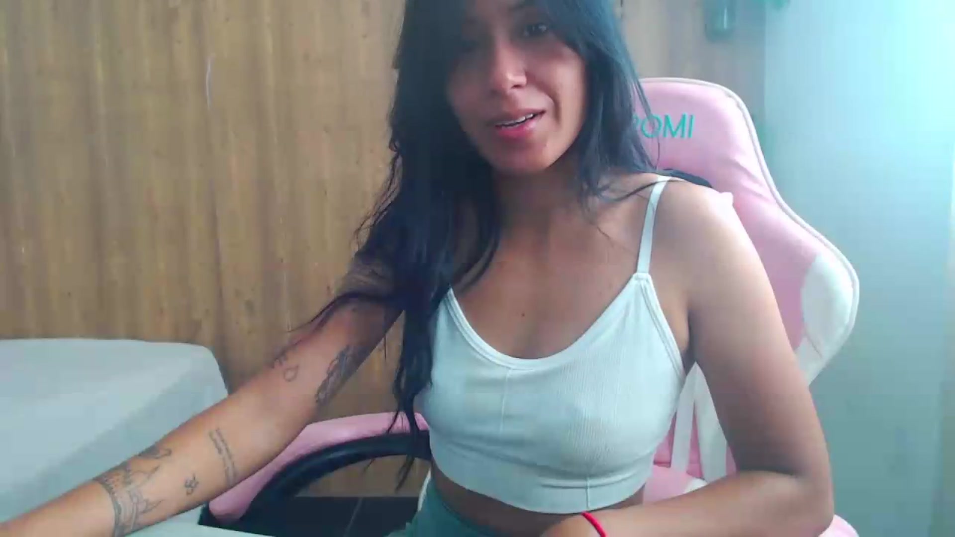 Gallery image thumbnail from soniaMars's myfreecams stream on, 08/13/2026, 14:01 image 6 of 20