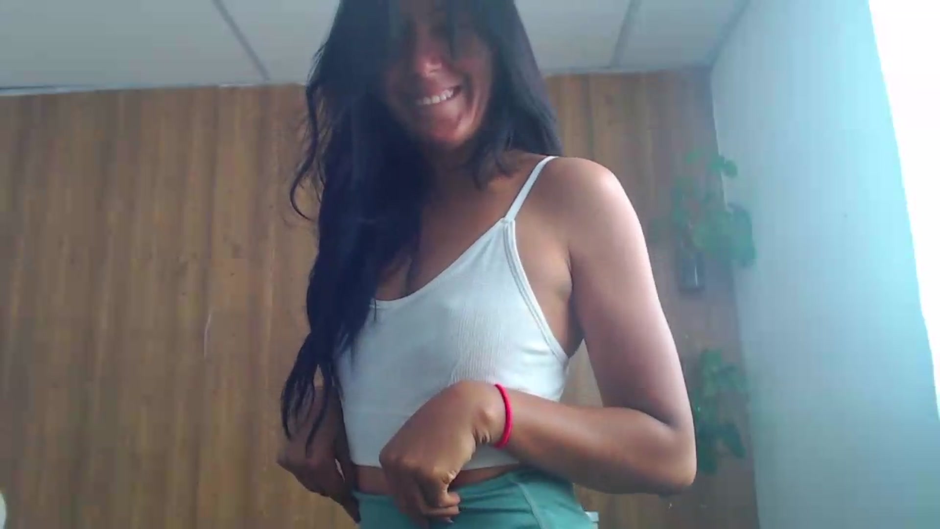 Gallery image thumbnail from soniaMars's myfreecams stream on, 08/13/2026, 14:01 image 17 of 20