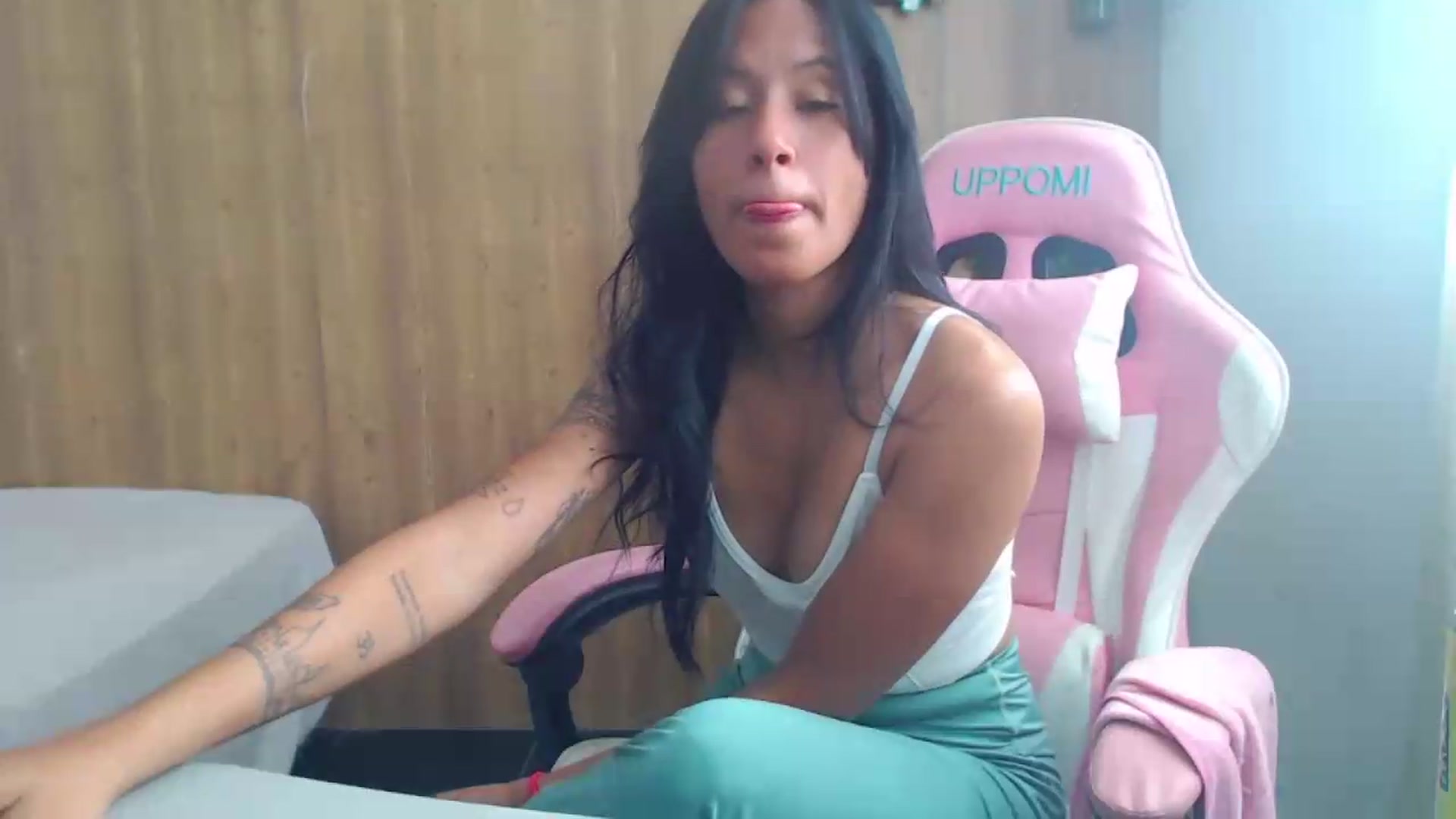 Gallery image thumbnail from soniaMars's myfreecams stream on, 08/13/2026, 14:01 image 12 of 20