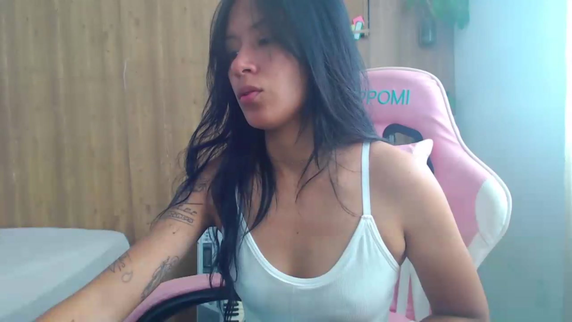 Gallery image thumbnail from soniaMars's myfreecams stream on, 08/13/2026, 15:00 image 9 of 20