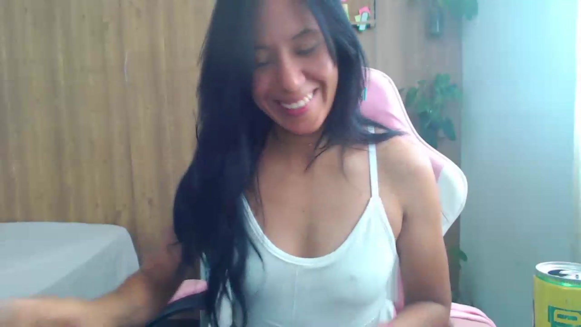 Gallery image thumbnail from soniaMars's myfreecams stream on, 08/13/2026, 15:00 image 17 of 20