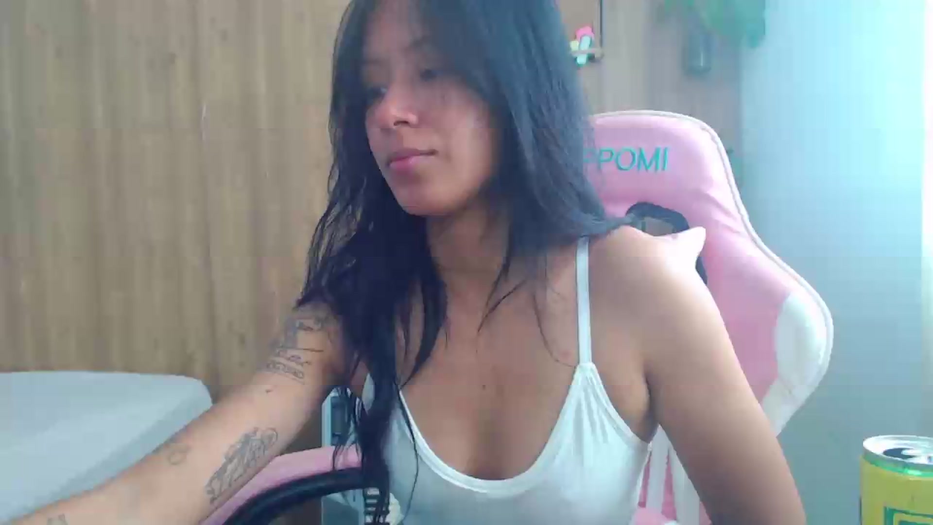 Gallery image thumbnail from soniaMars's myfreecams stream on, 08/13/2026, 15:00 image 12 of 20