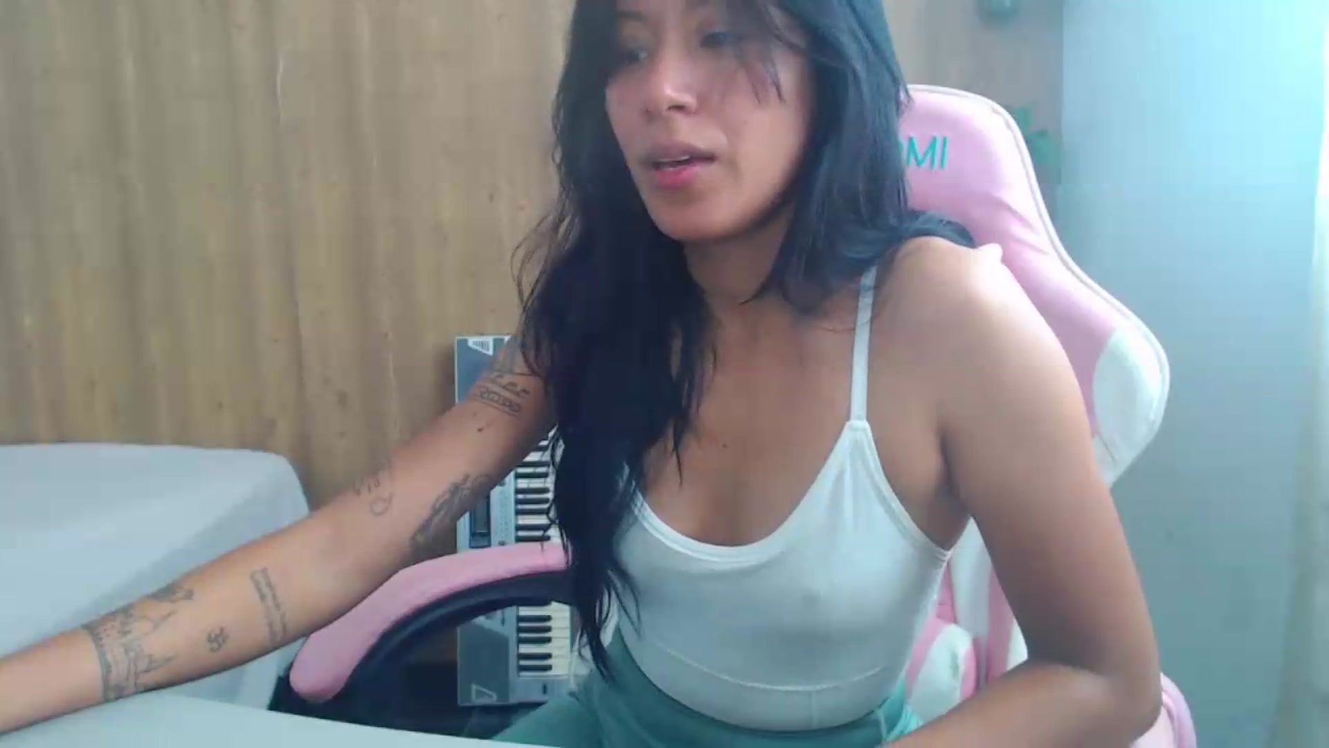 Gallery image thumbnail from soniaMars's myfreecams stream on, 08/13/2026, 16:06 image 5 of 20
