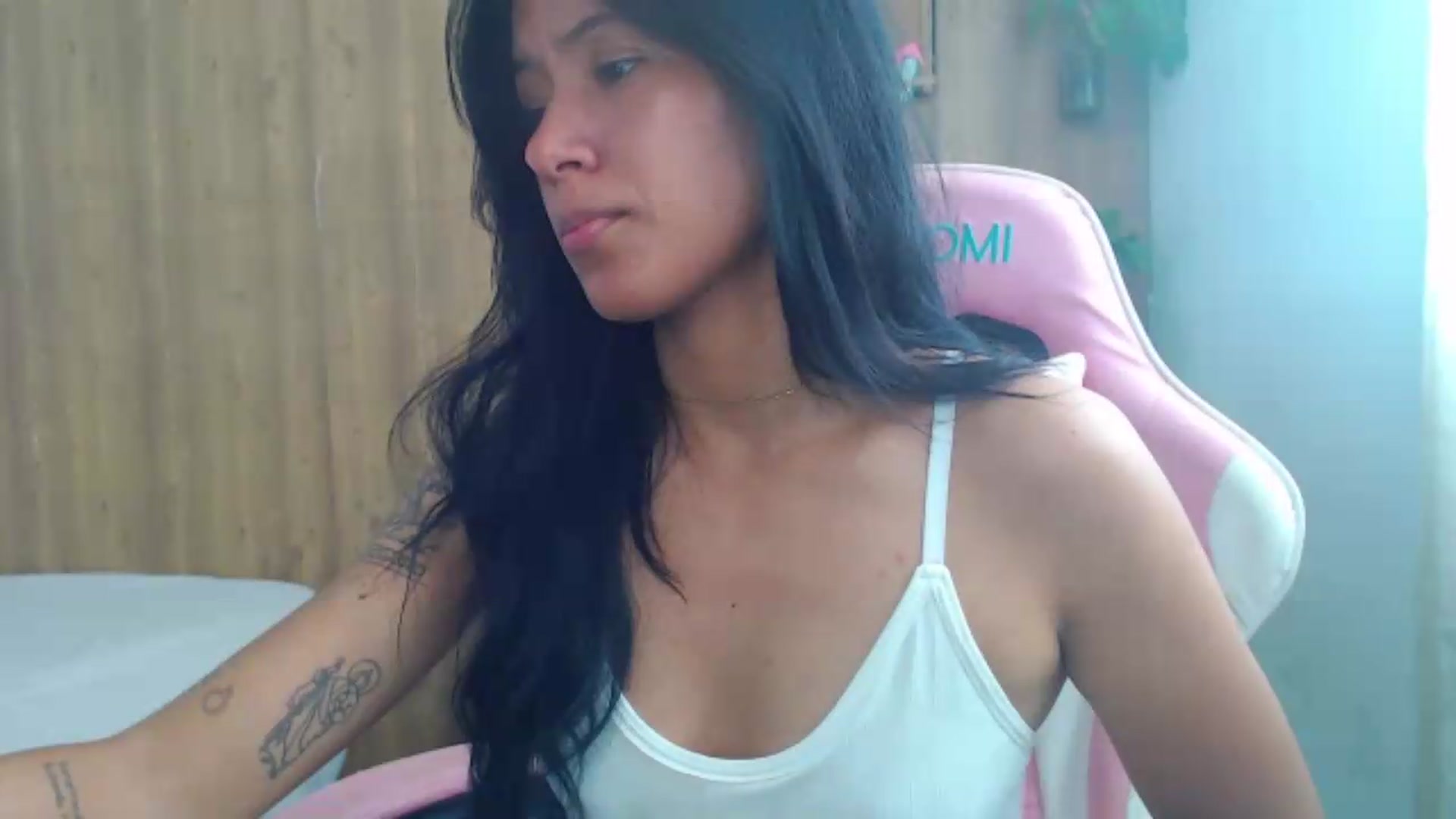 Gallery image thumbnail from soniaMars's myfreecams stream on, 08/13/2026, 16:06 image 17 of 20