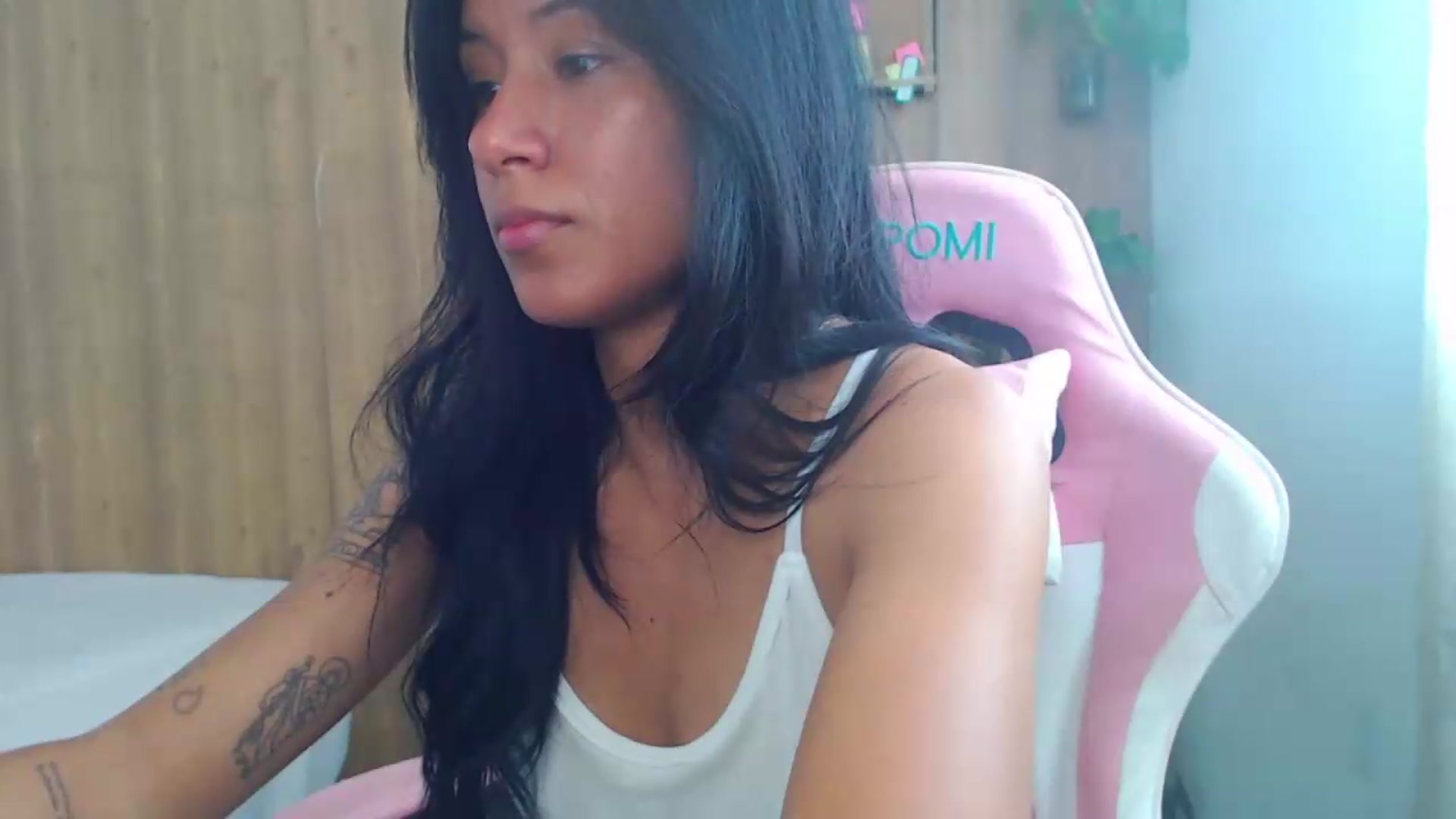 Gallery image thumbnail from soniaMars's myfreecams stream on, 08/13/2026, 16:06 image 16 of 20
