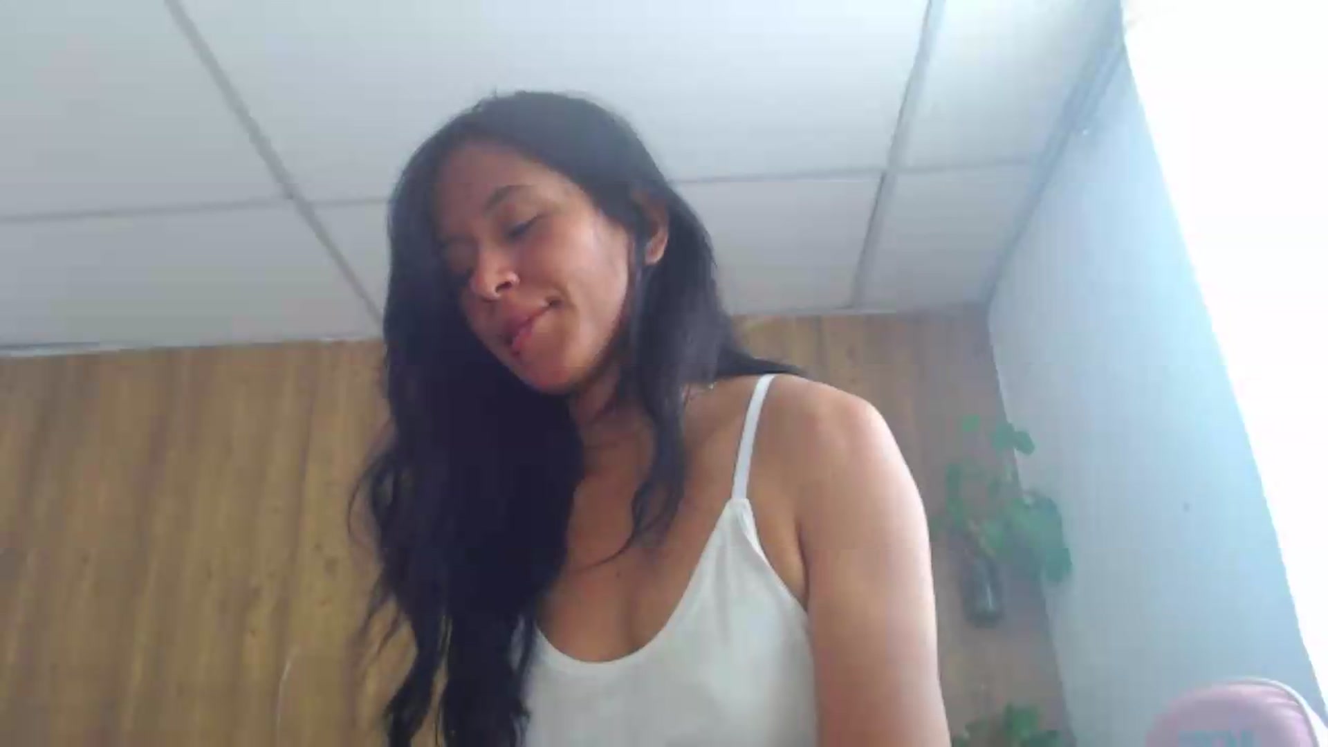 Gallery image thumbnail from soniaMars's myfreecams stream on, 08/13/2026, 16:06 image 10 of 20