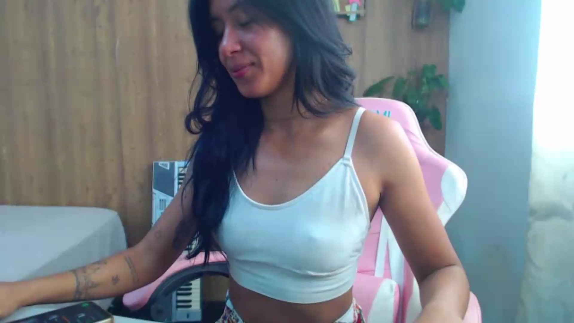 Gallery image thumbnail from soniaMars's myfreecams stream on, 08/15/2026, 14:38 image 17 of 20
