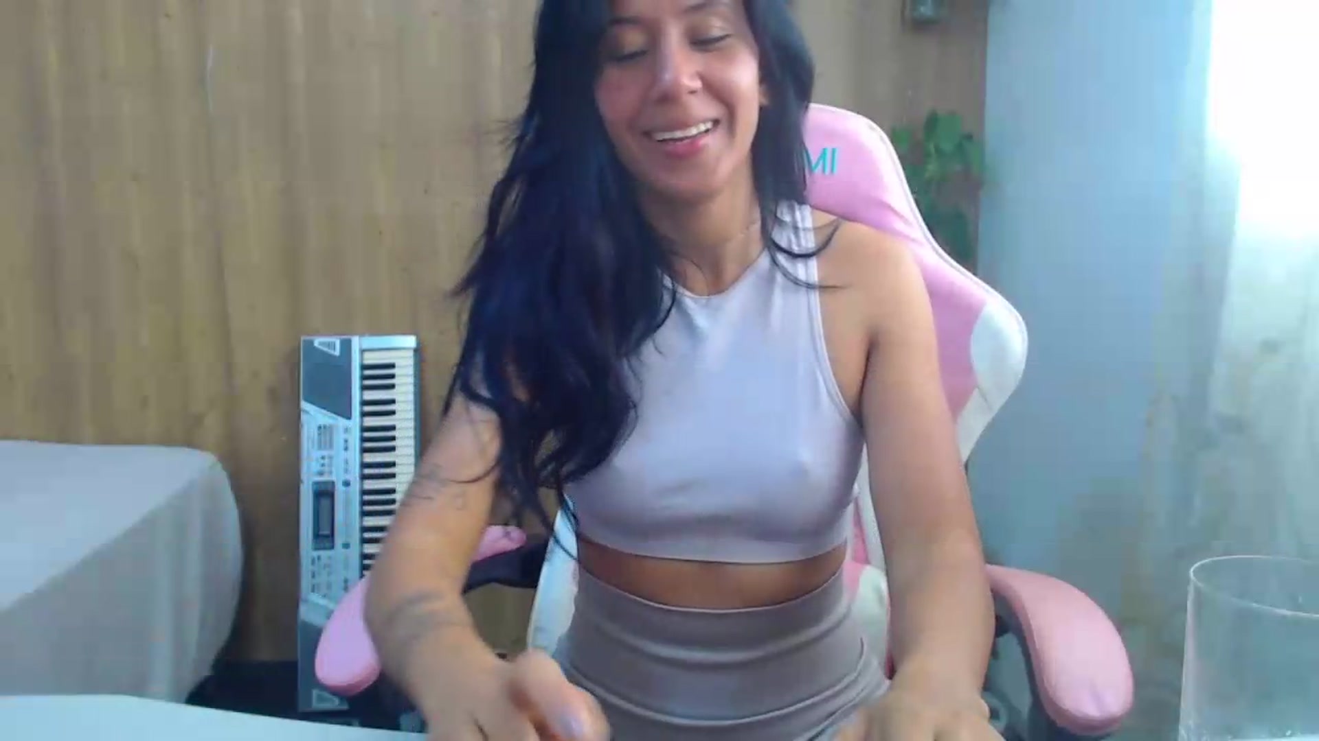 Gallery image thumbnail from soniaMars's myfreecams stream on, 08/16/2026, 14:59 image 15 of 20