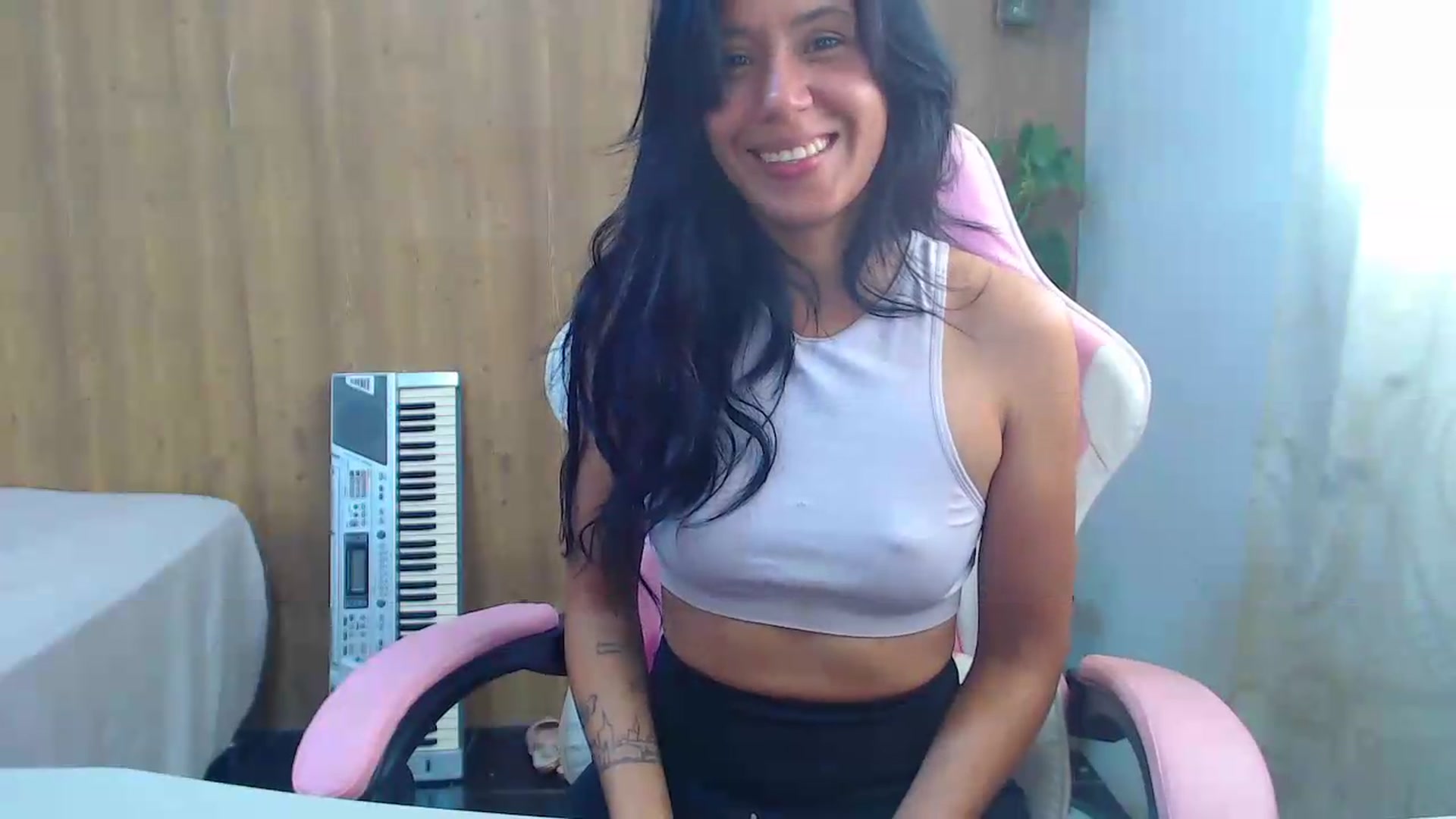Gallery image thumbnail from soniaMars's myfreecams stream on, 08/16/2026, 14:59 image 2 of 20