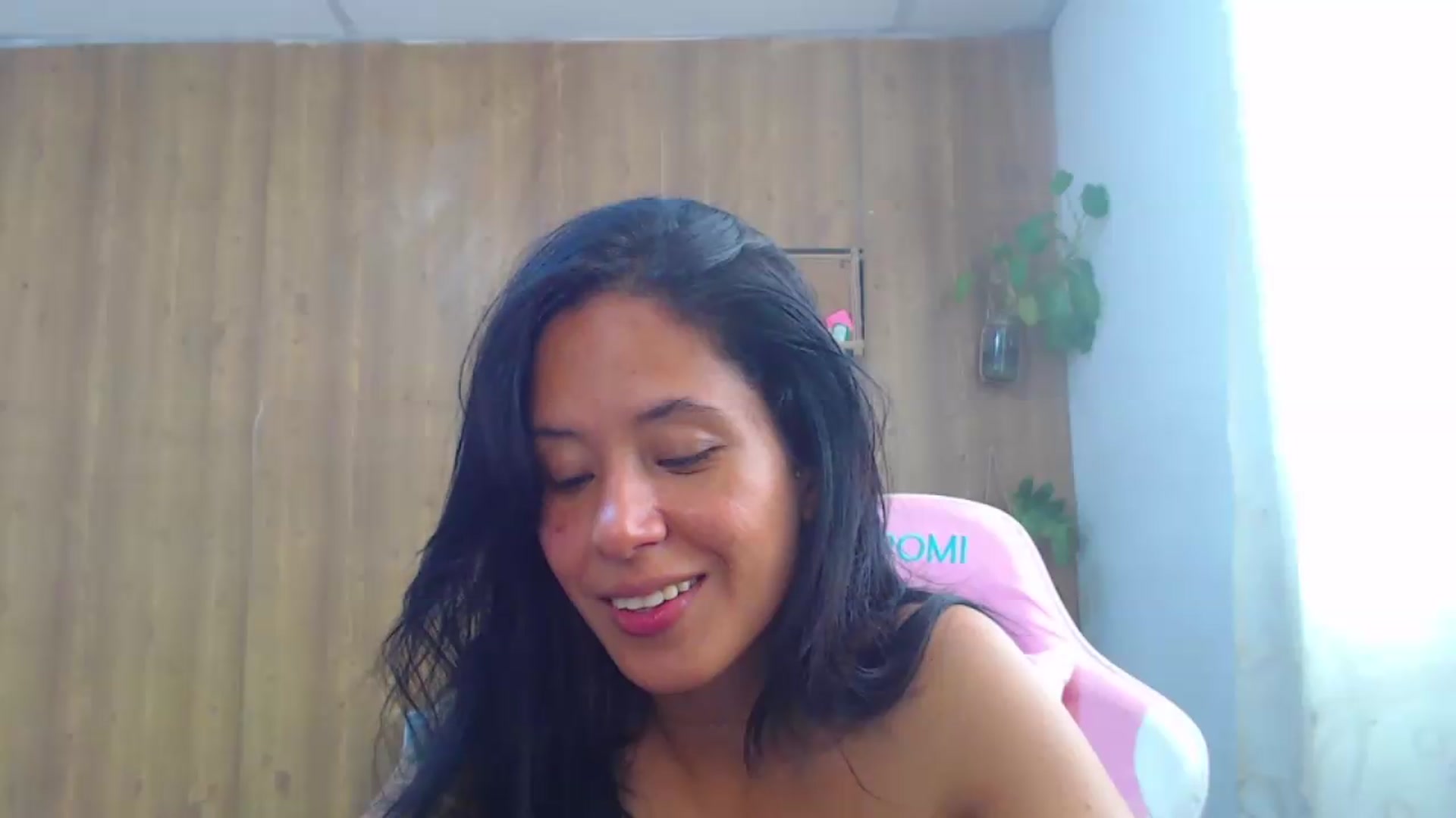 Gallery image thumbnail from soniaMars's myfreecams stream on, 08/19/2026, 16:14 image 5 of 20