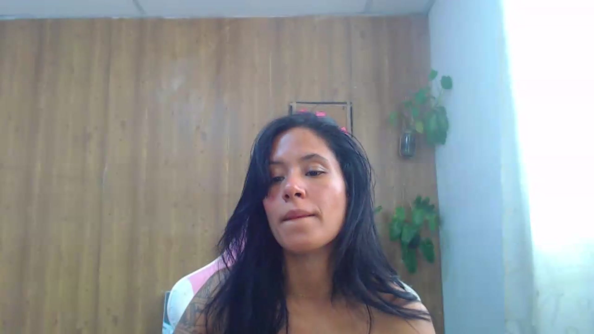 Gallery image thumbnail from soniaMars's myfreecams stream on, 08/19/2026, 16:14 image 16 of 20