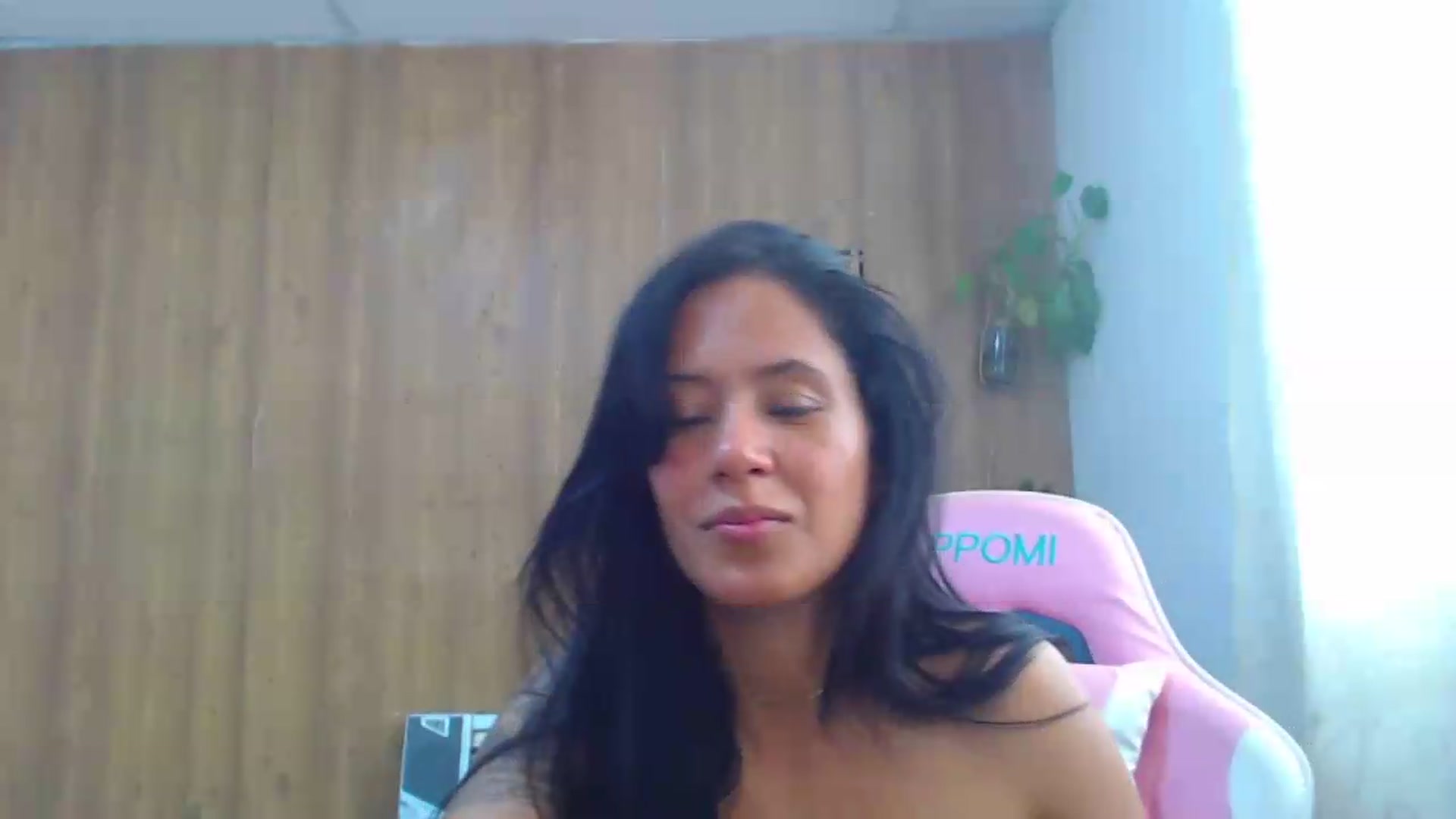 Gallery image thumbnail from soniaMars's myfreecams stream on, 08/19/2026, 16:14 image 12 of 20