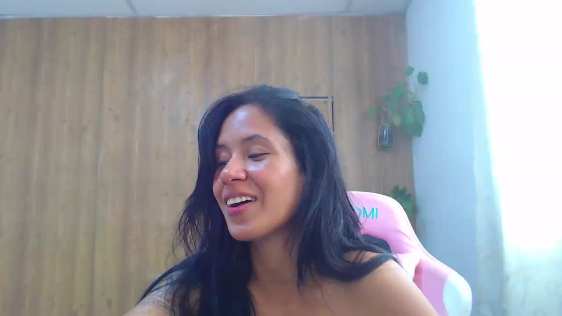 Gallery image thumbnail from soniaMars's myfreecams stream on, 08/19/2026, 16:14 image 8 of 20