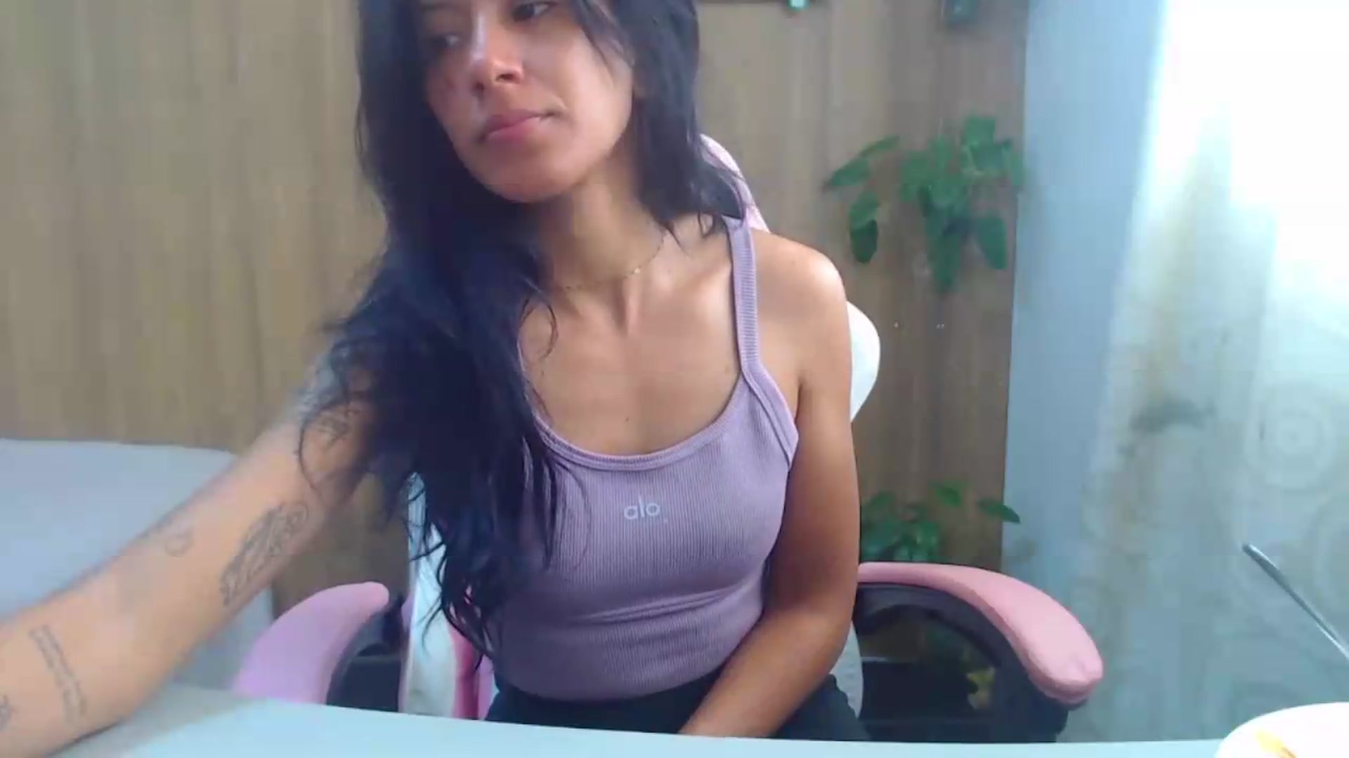 Gallery image thumbnail from soniaMars's myfreecams stream on, 08/21/2026, 15:59 image 17 of 20