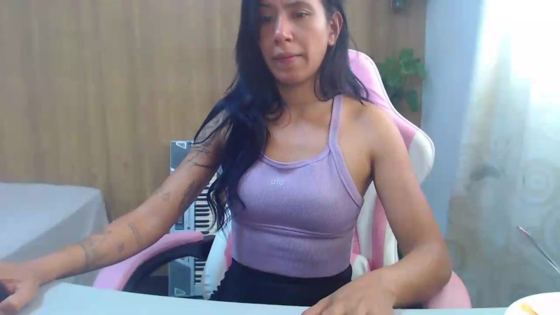 Gallery image thumbnail from soniaMars's myfreecams stream on, 08/21/2026, 15:59 image 9 of 20