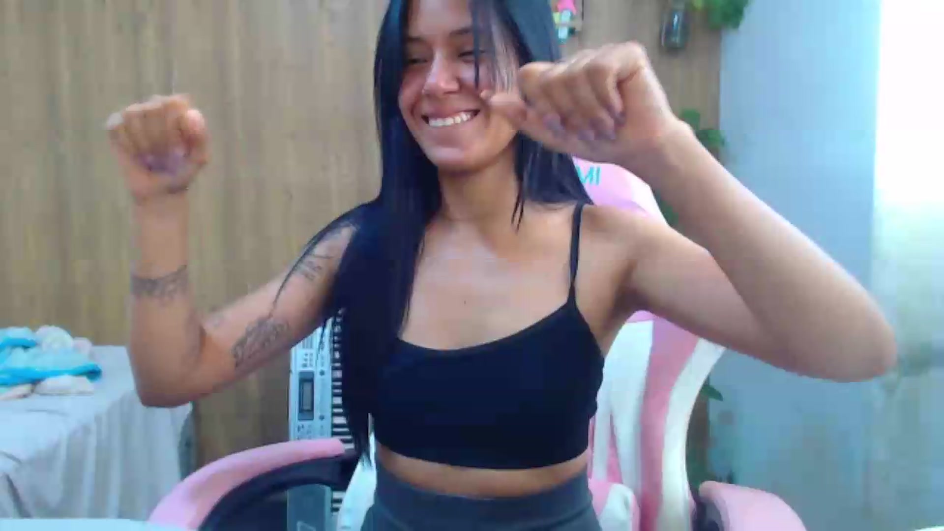 Gallery image thumbnail from soniaMars's myfreecams stream on, 08/23/2026, 17:31 image 13 of 20