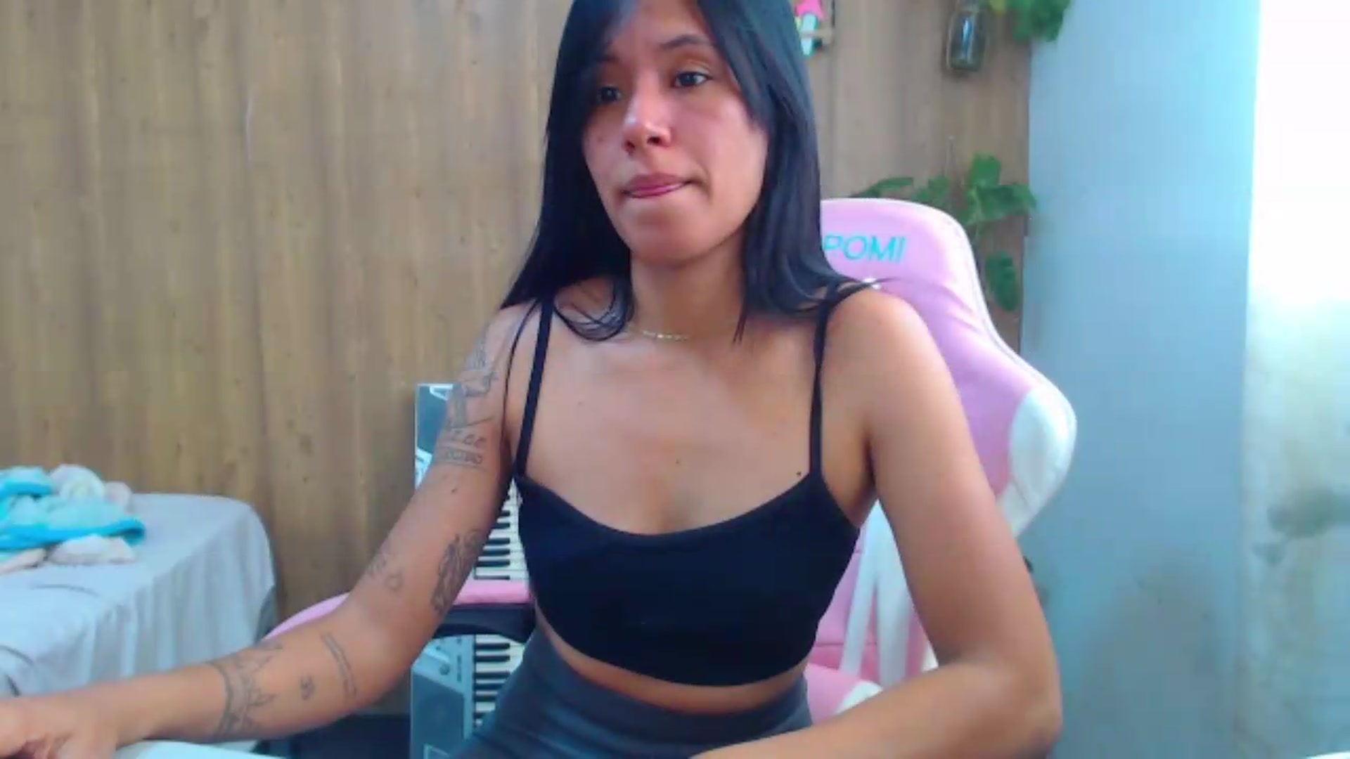 Gallery image thumbnail from soniaMars's myfreecams stream on, 08/23/2026, 17:31 image 14 of 20