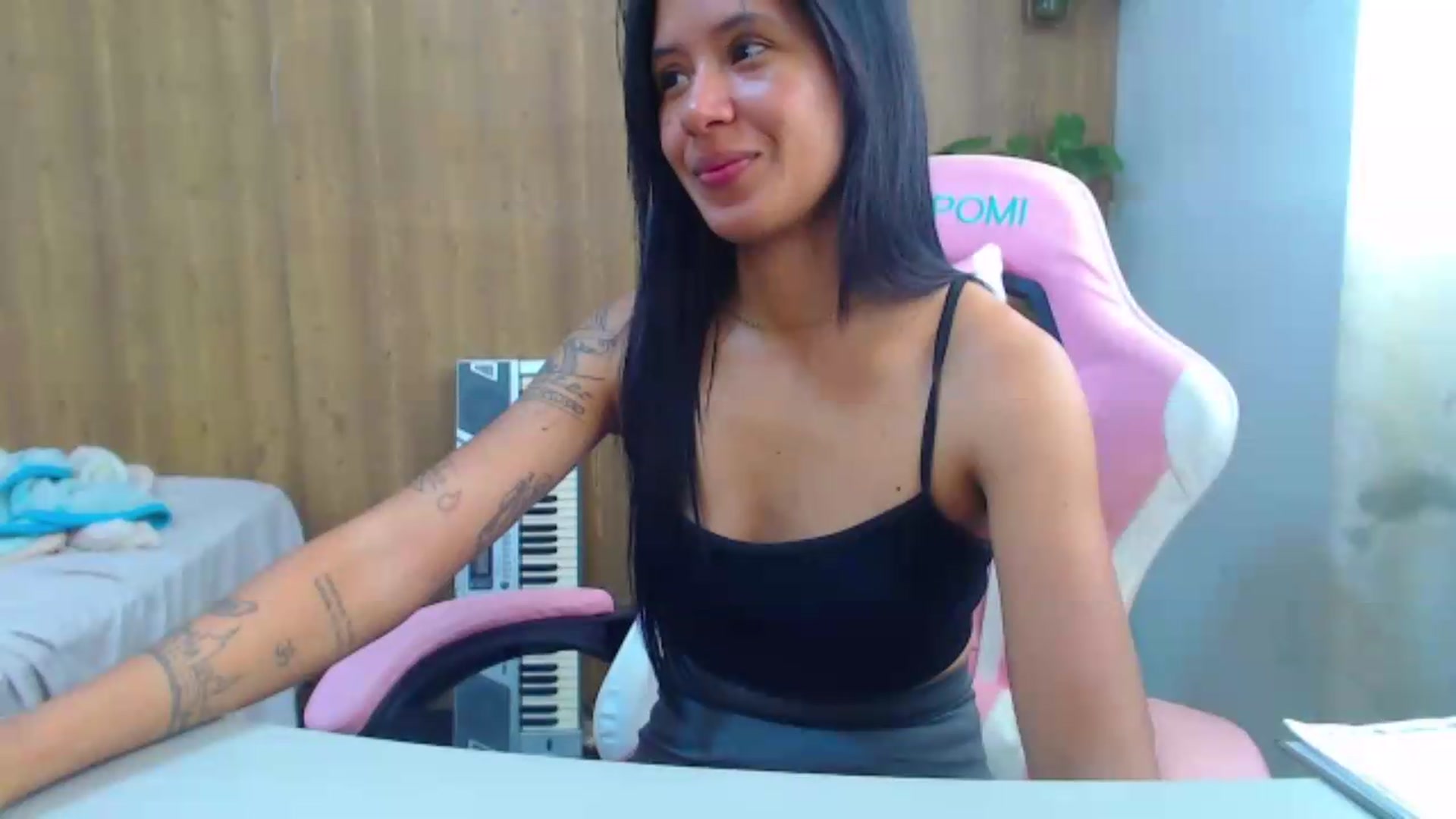Gallery image thumbnail from soniaMars's myfreecams stream on, 08/23/2026, 17:31 image 4 of 20