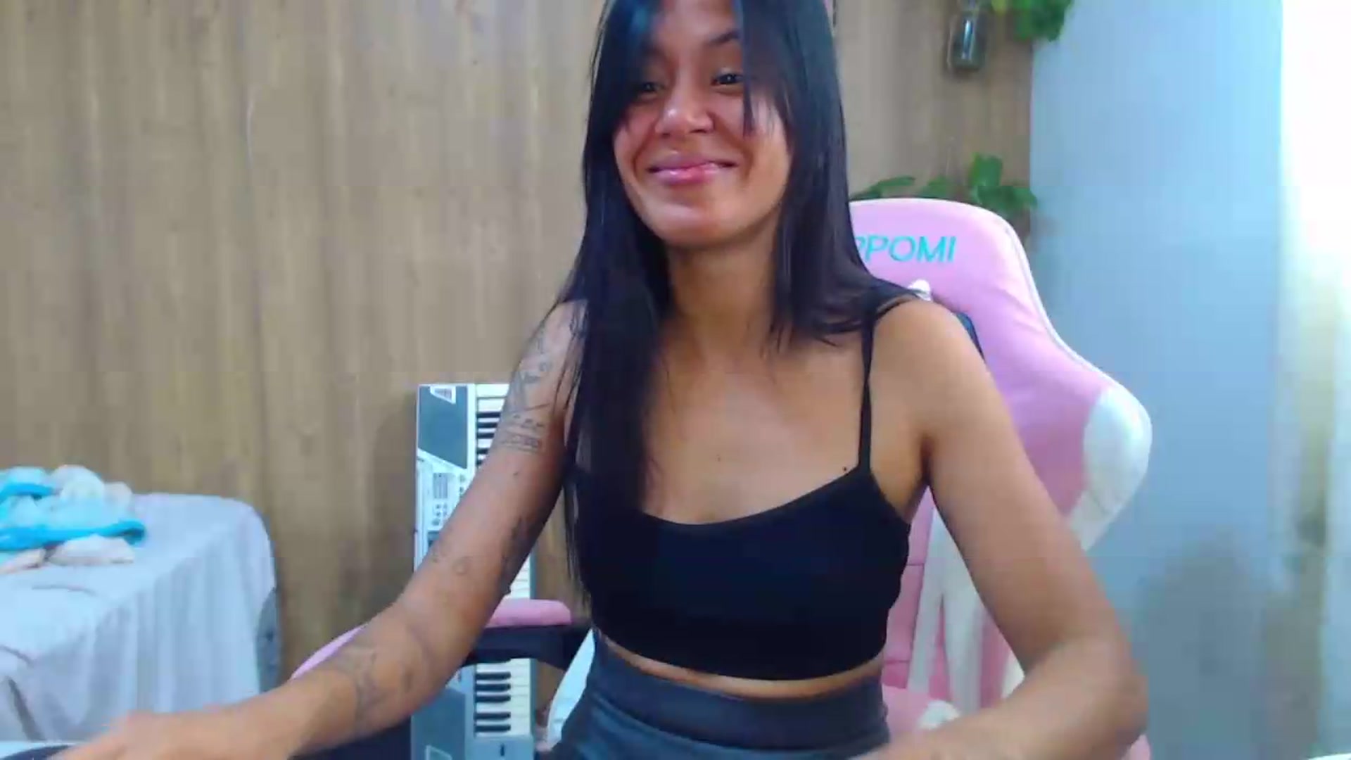 Gallery image thumbnail from soniaMars's myfreecams stream on, 08/23/2026, 17:31 image 19 of 20