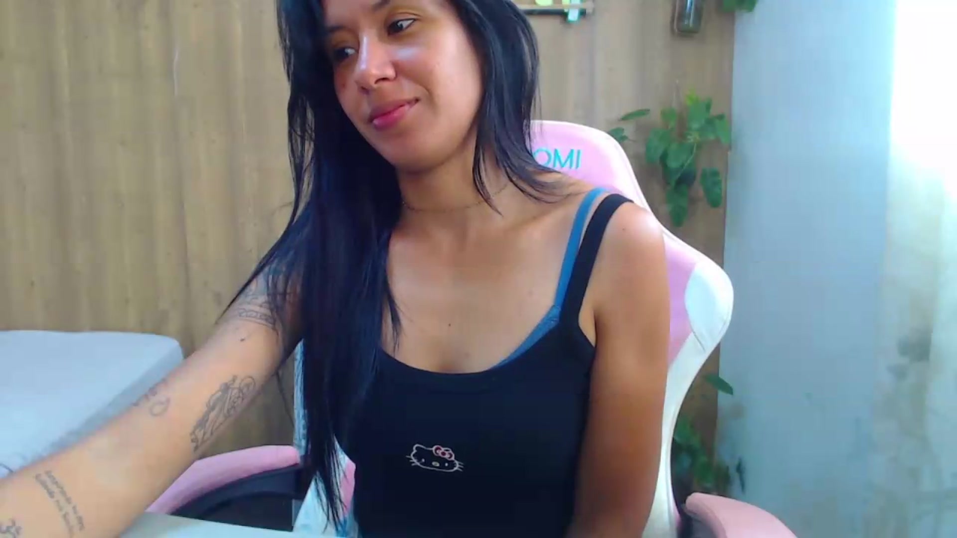 Gallery image thumbnail from soniaMars's myfreecams stream on, 08/25/2026, 16:21 image 3 of 20