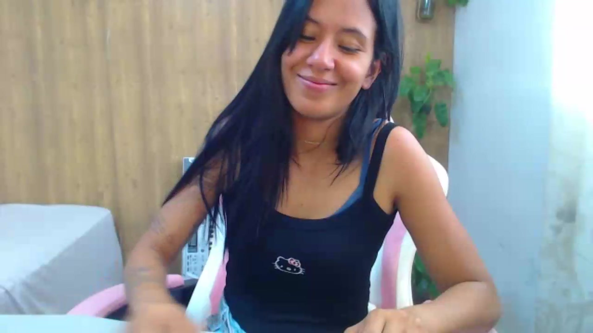 Gallery image thumbnail from soniaMars's myfreecams stream on, 08/25/2026, 16:56 image 17 of 20