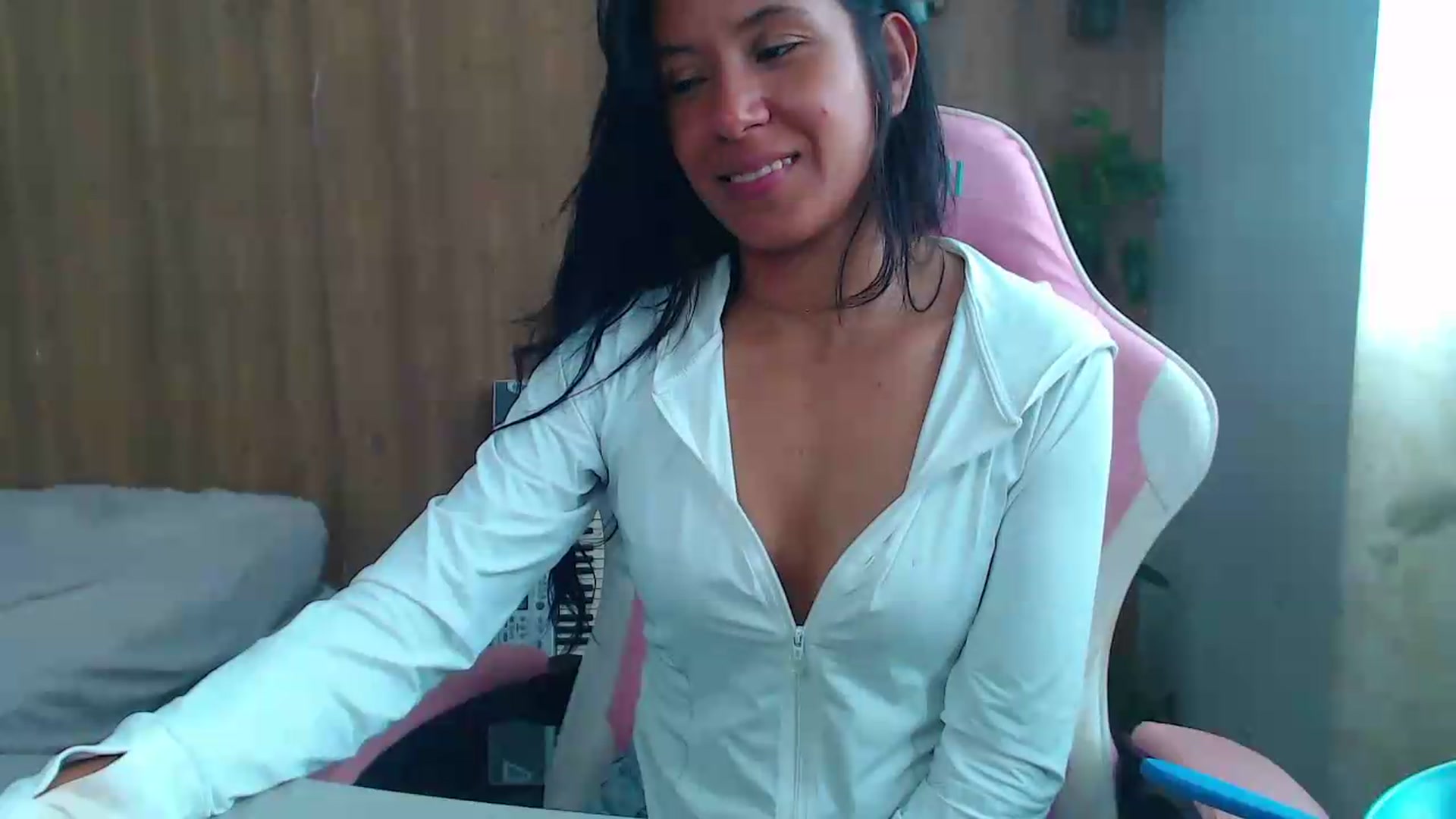 Gallery image thumbnail from soniaMars's myfreecams stream on, 09/01/2026, 14:48 image 17 of 20