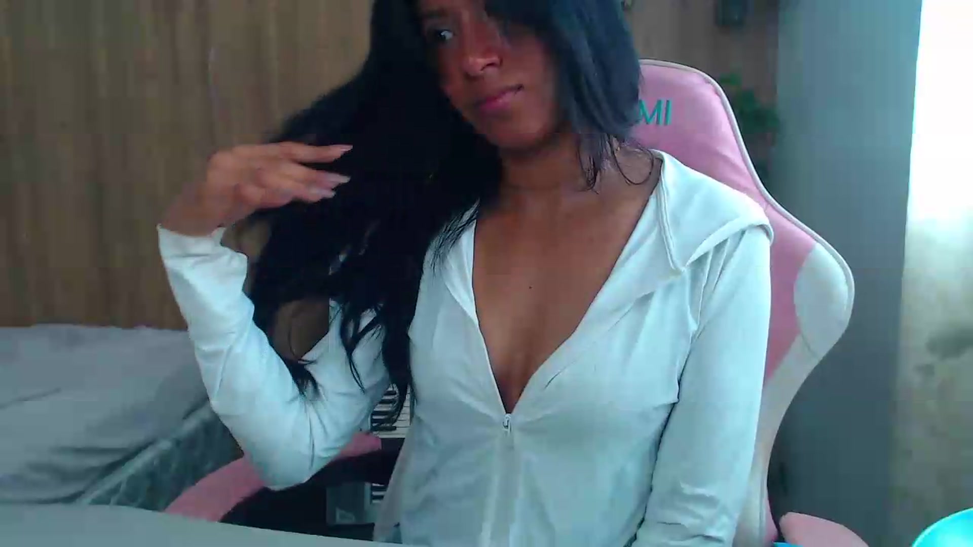 Gallery image thumbnail from soniaMars's myfreecams stream on, 09/01/2026, 14:48 image 16 of 20