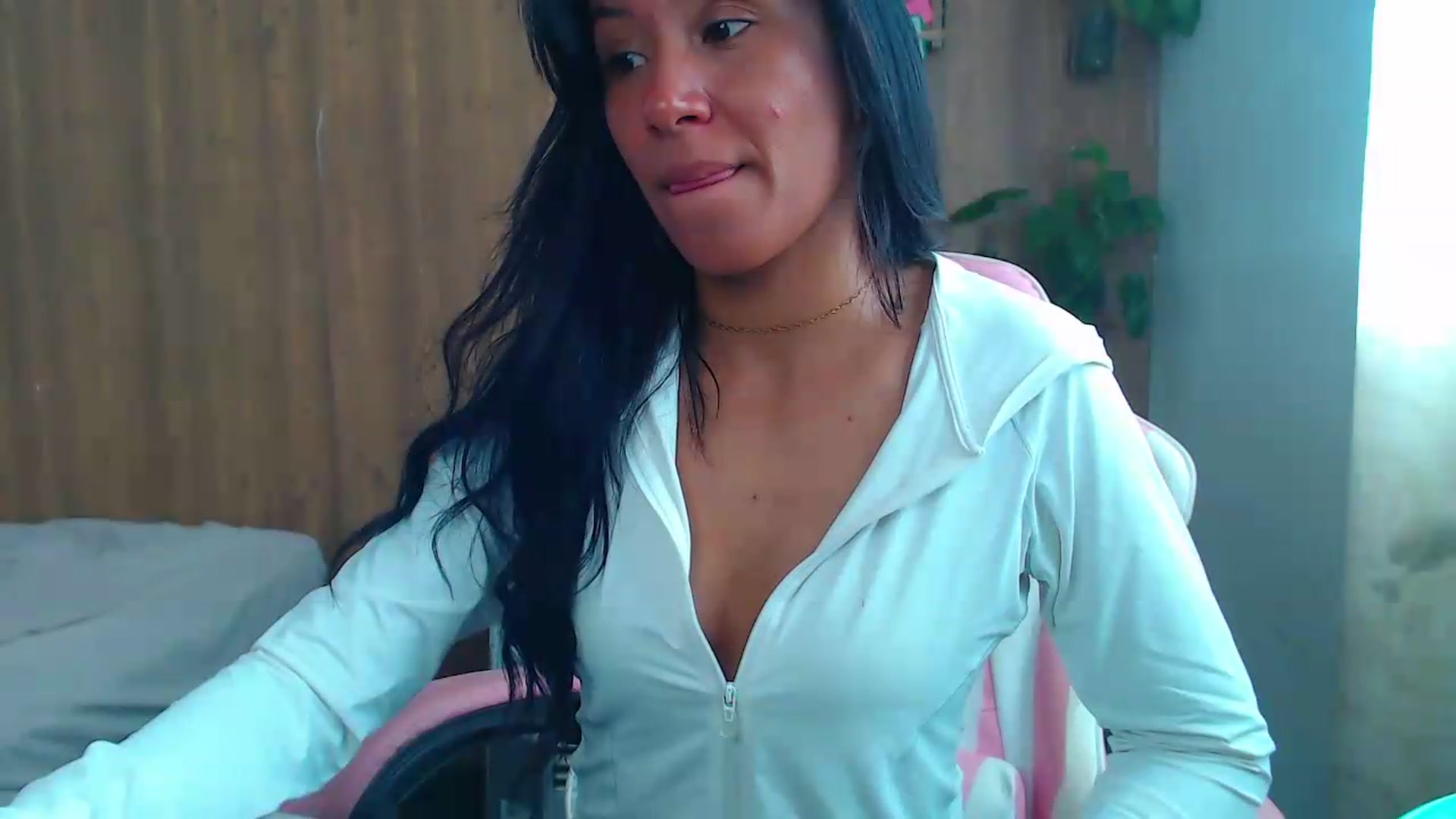 Gallery image thumbnail from soniaMars's myfreecams stream on, 09/01/2026, 14:48 image 8 of 20