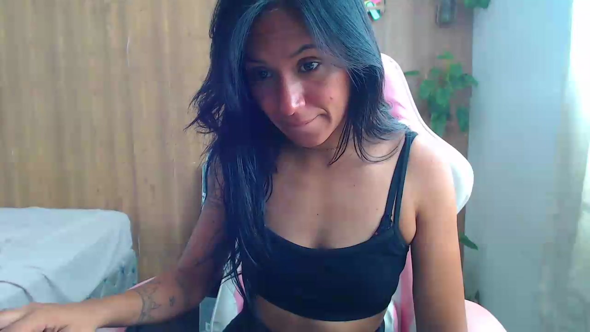 Gallery image thumbnail from soniaMars's myfreecams stream on, 09/03/2026, 14:39 image 11 of 20