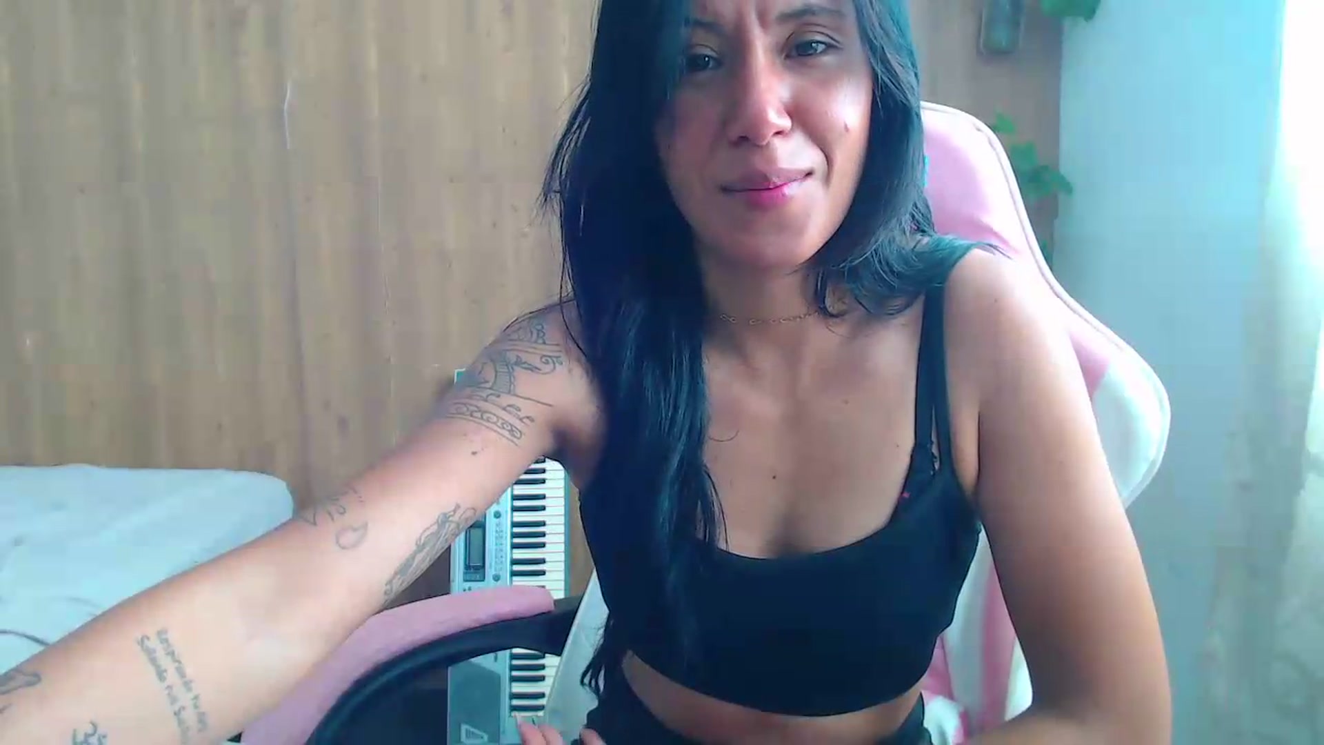 Gallery image thumbnail from soniaMars's myfreecams stream on, 09/03/2026, 14:39 image 2 of 20