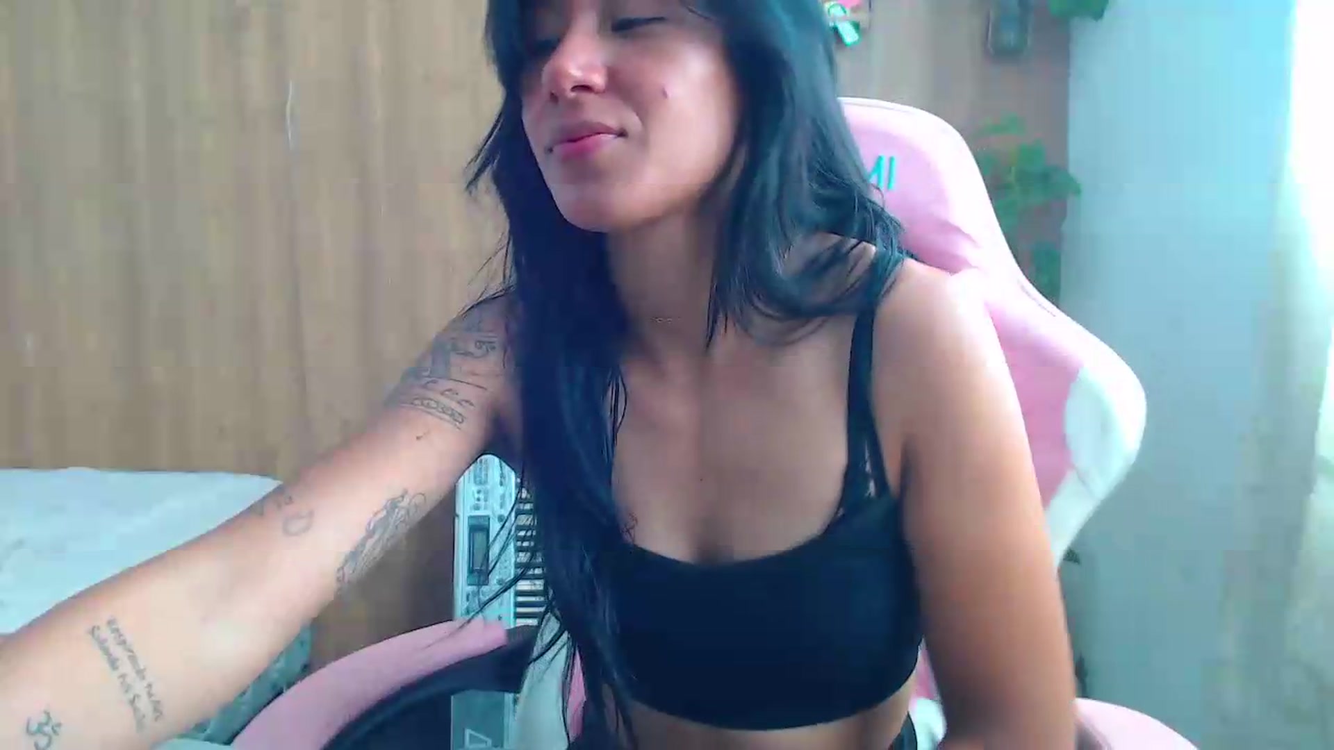 Gallery image thumbnail from soniaMars's myfreecams stream on, 09/03/2026, 14:39 image 13 of 20