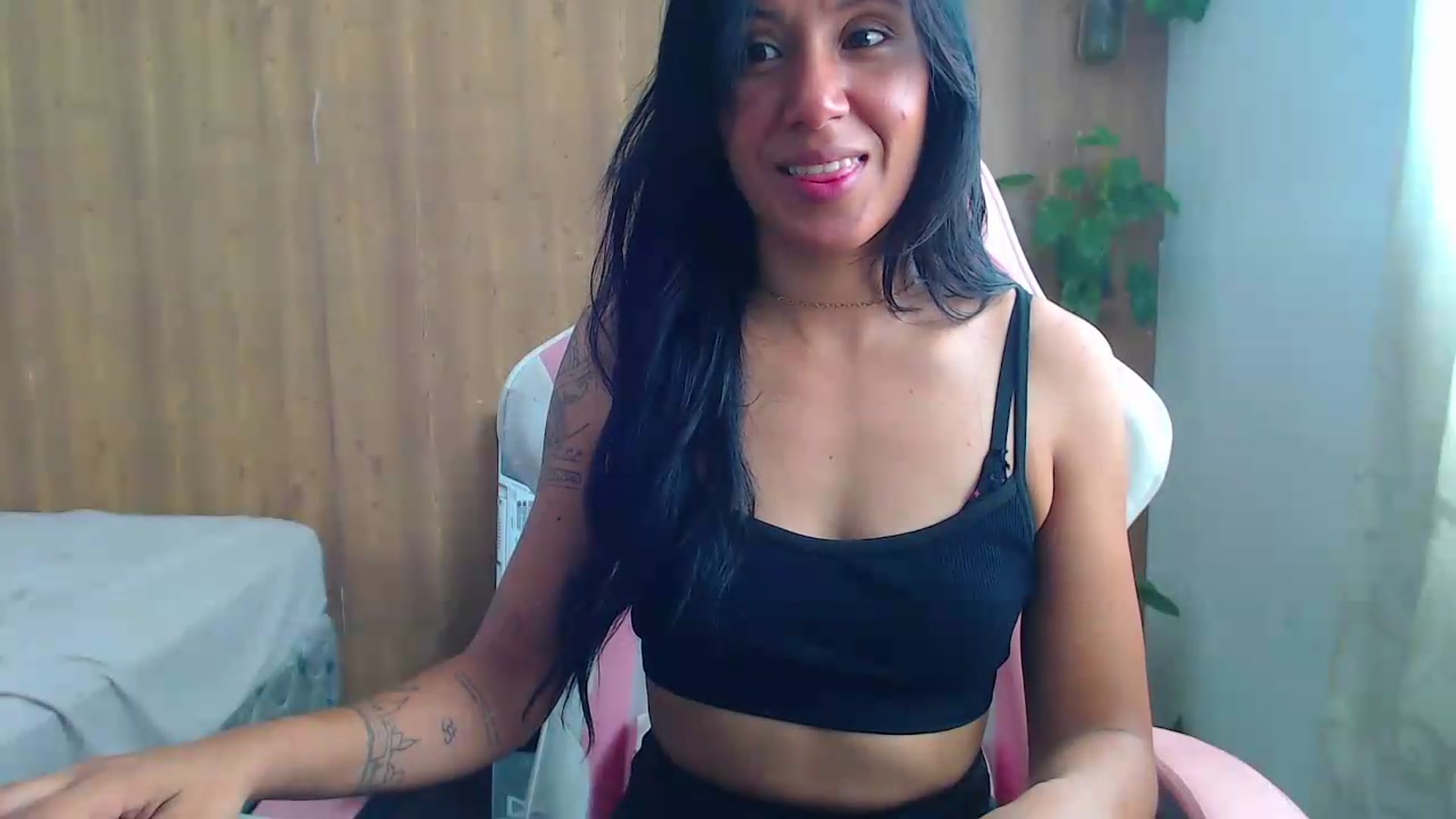 Gallery image thumbnail from soniaMars's myfreecams stream on, 09/03/2026, 14:39 image 4 of 20