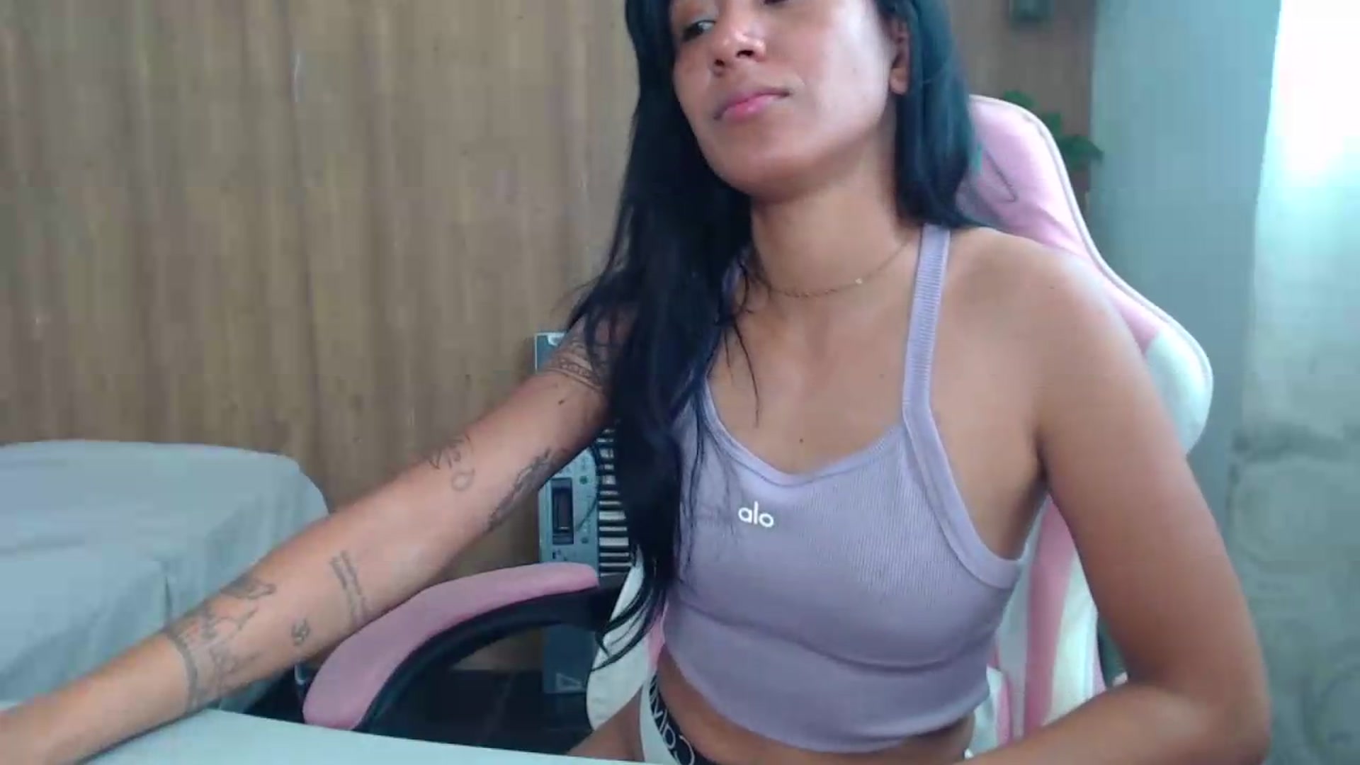 Gallery image thumbnail from soniaMars's myfreecams stream on, 09/06/2026, 17:06 image 8 of 20