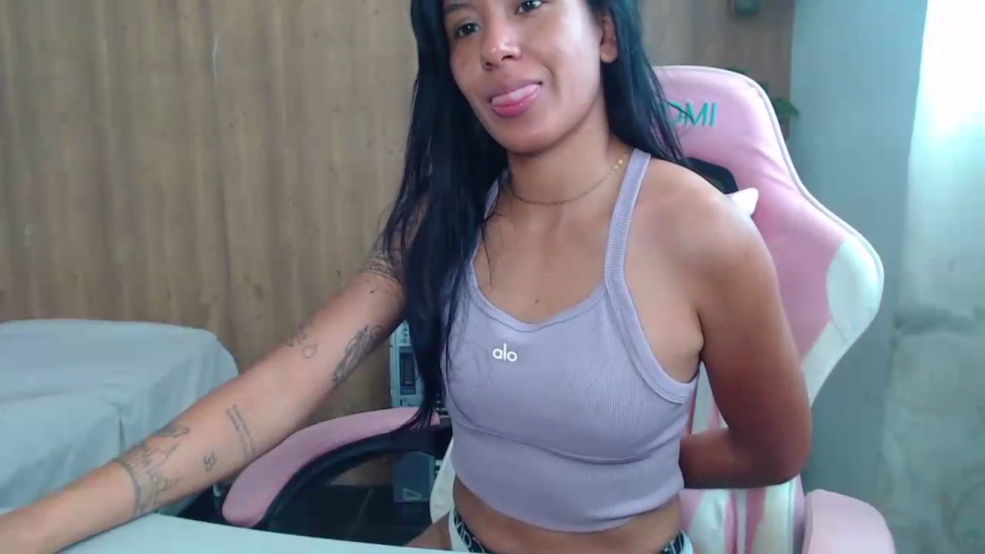 Gallery image thumbnail from soniaMars's myfreecams stream on, 09/06/2026, 17:06 image 7 of 20
