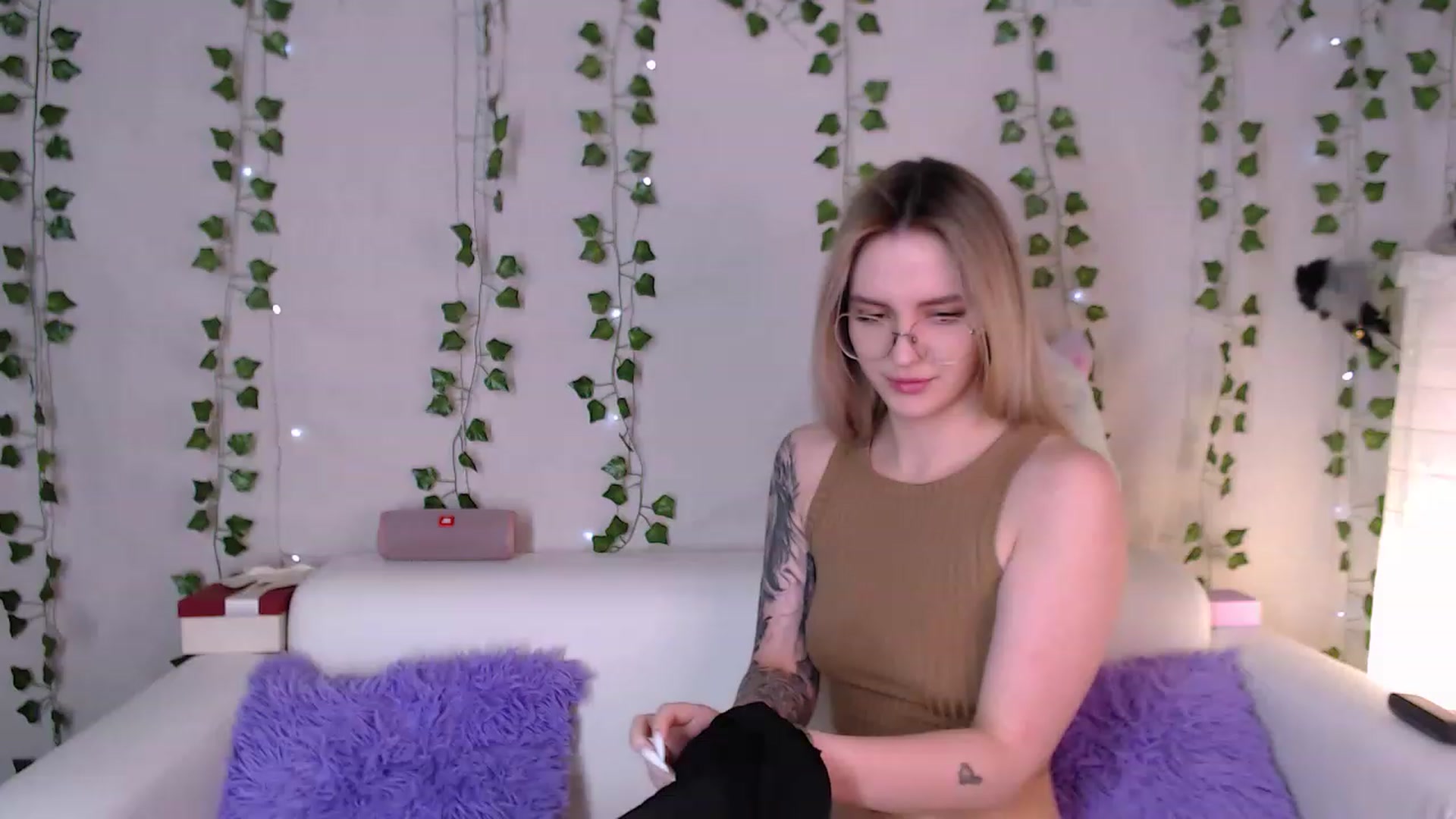 Gallery image thumbnail from sonia_moon's myfreecams stream on, 01/23/2023, 02:05 image 17 of 20