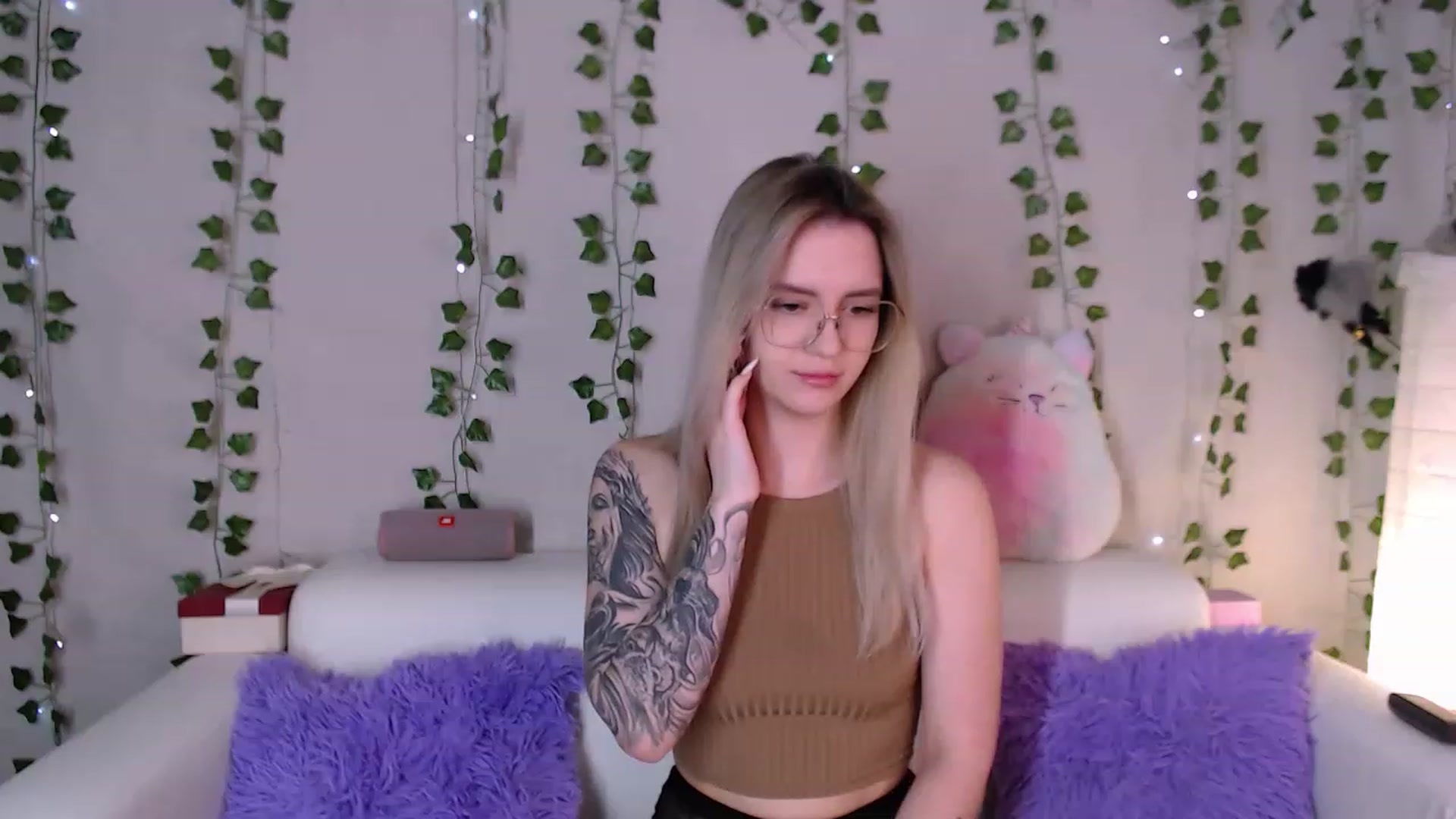 Gallery image thumbnail from sonia_moon's myfreecams stream on, 01/23/2023, 02:05 image 6 of 20